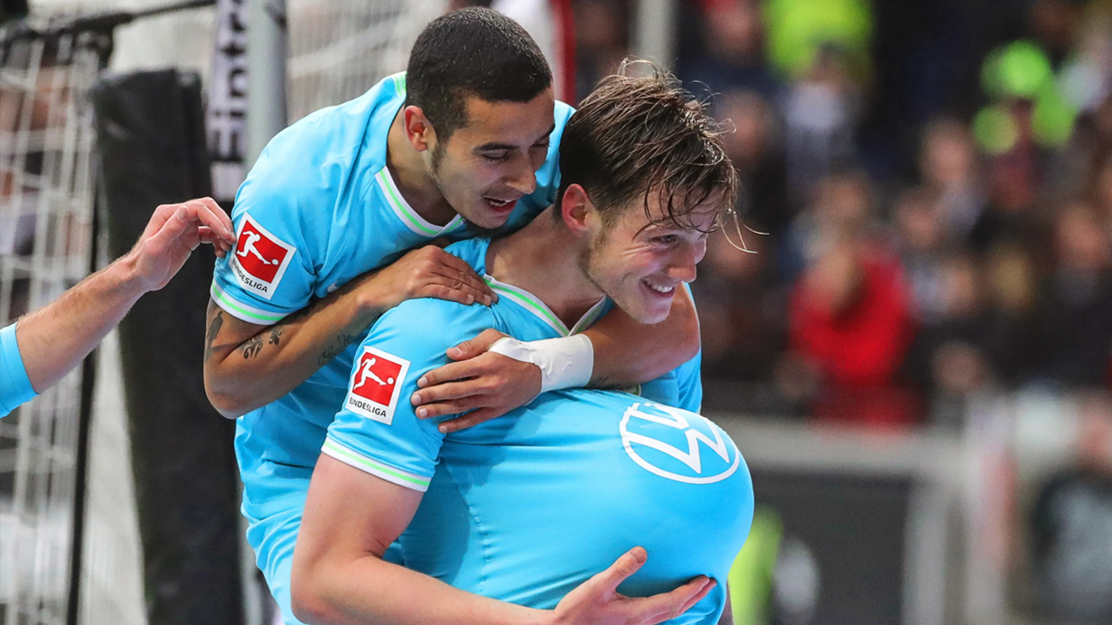 Weghorst leidt Wolfsburg langs club van Dost