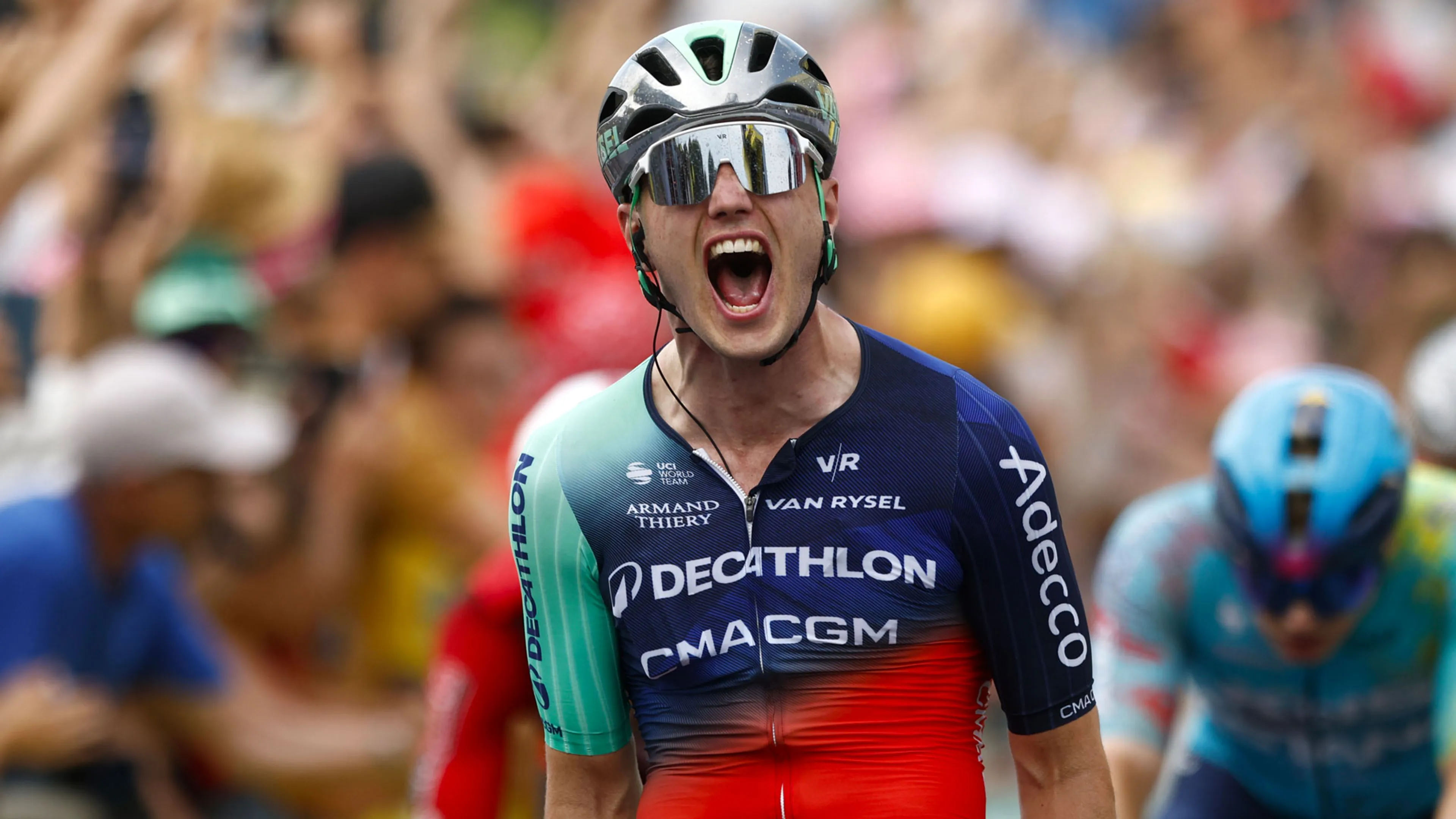 Nederlander Olav Kooij sprint naar eerste etappezege in Tour de France