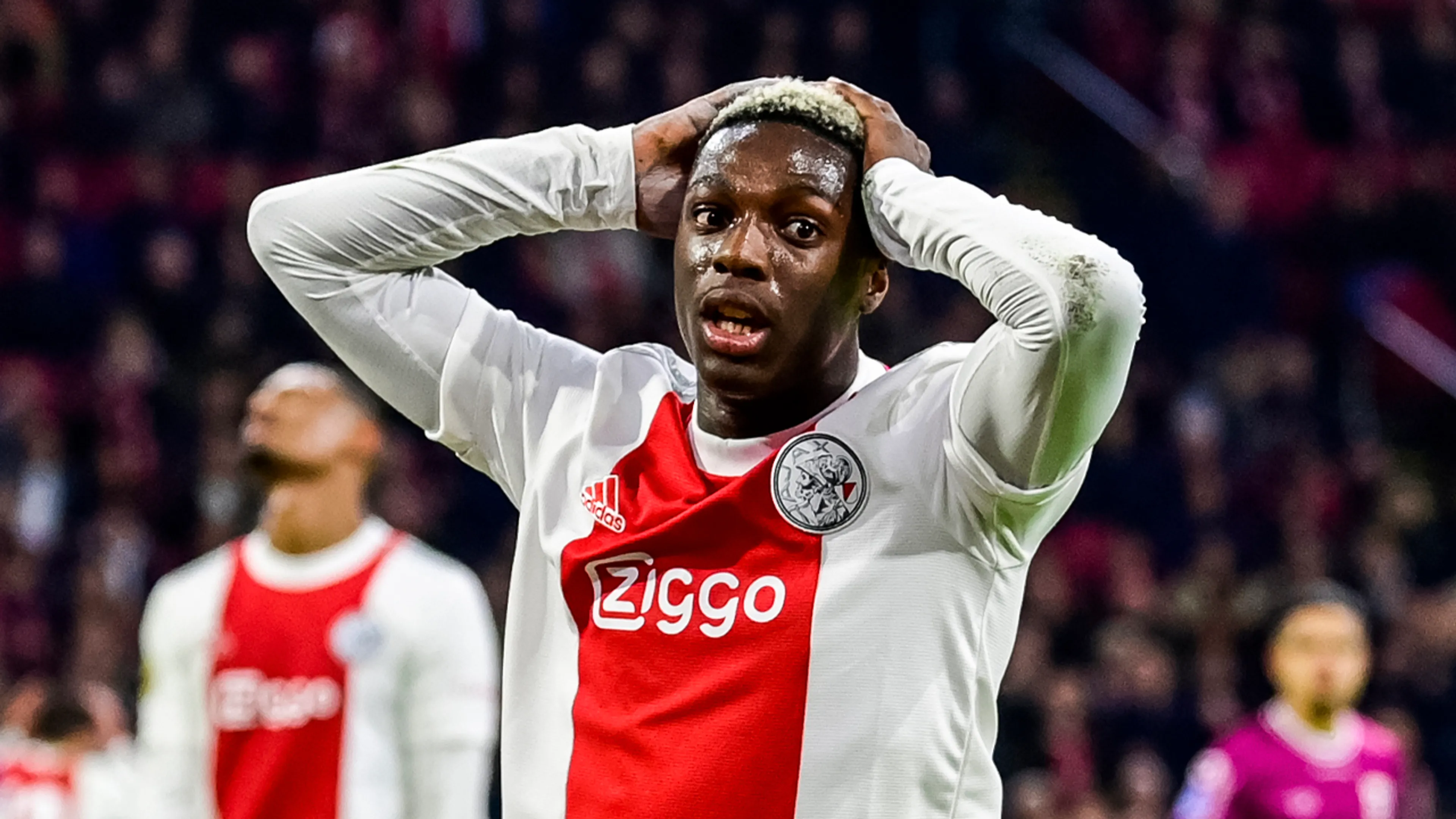 Ajax verspeelt in eigen huis punten tegen Go Ahead Eagles