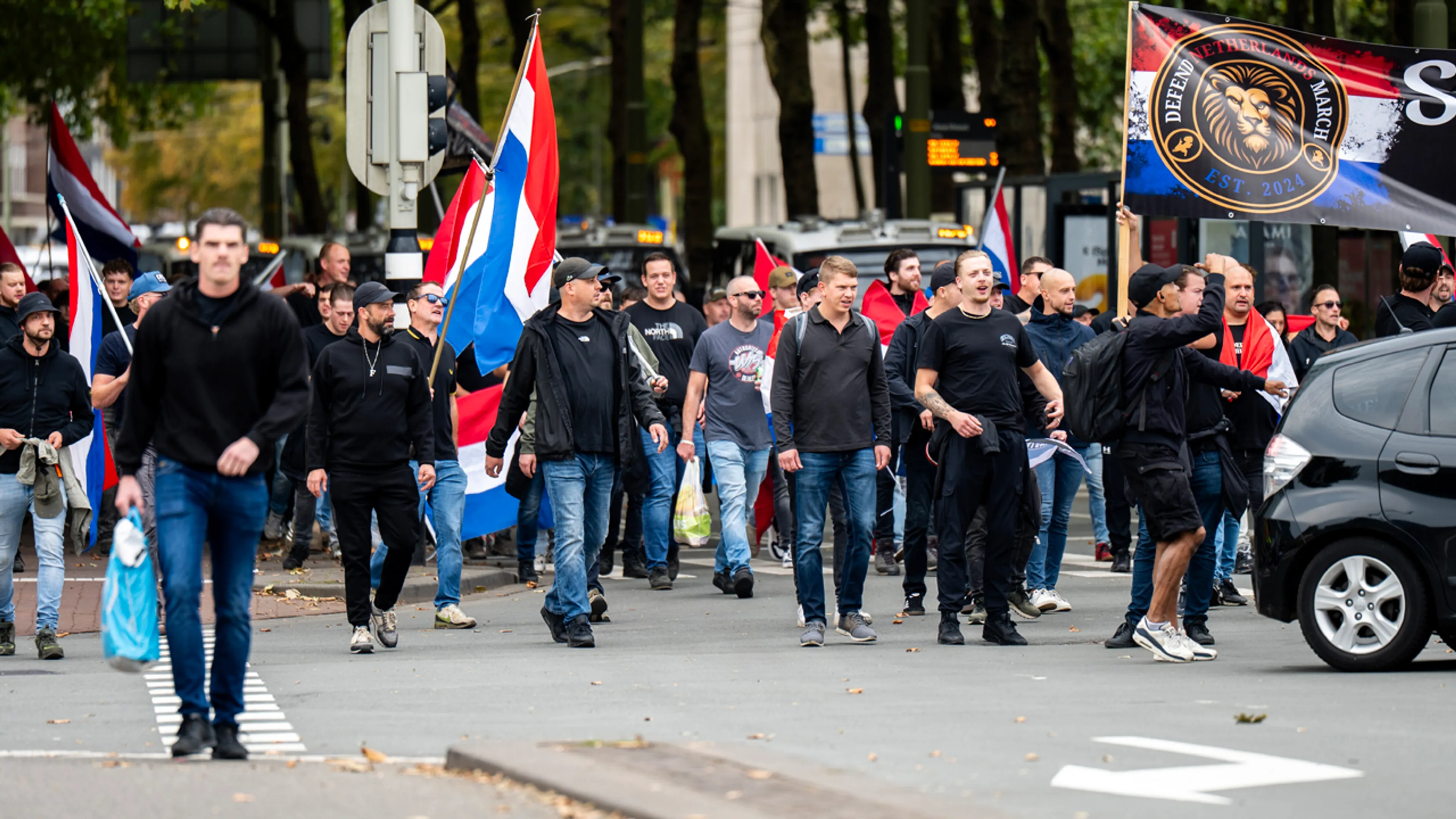 Duizenden mensen demonstreren op Malieveld tegen huidige asielbeleid