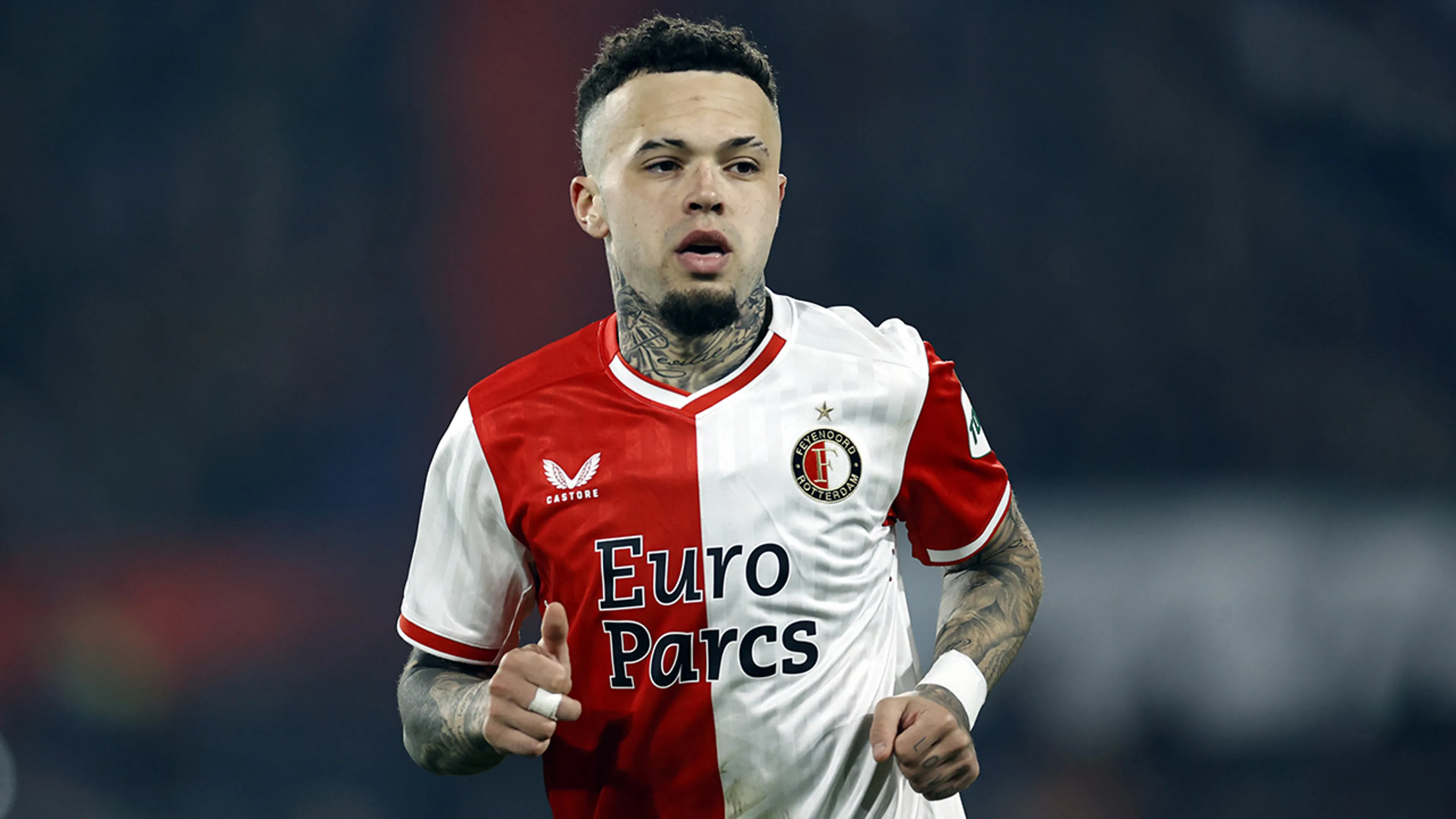 'Na Chelsea is ook Arsenal geïnteresseerd in Feyenoord-linksback Hartman'