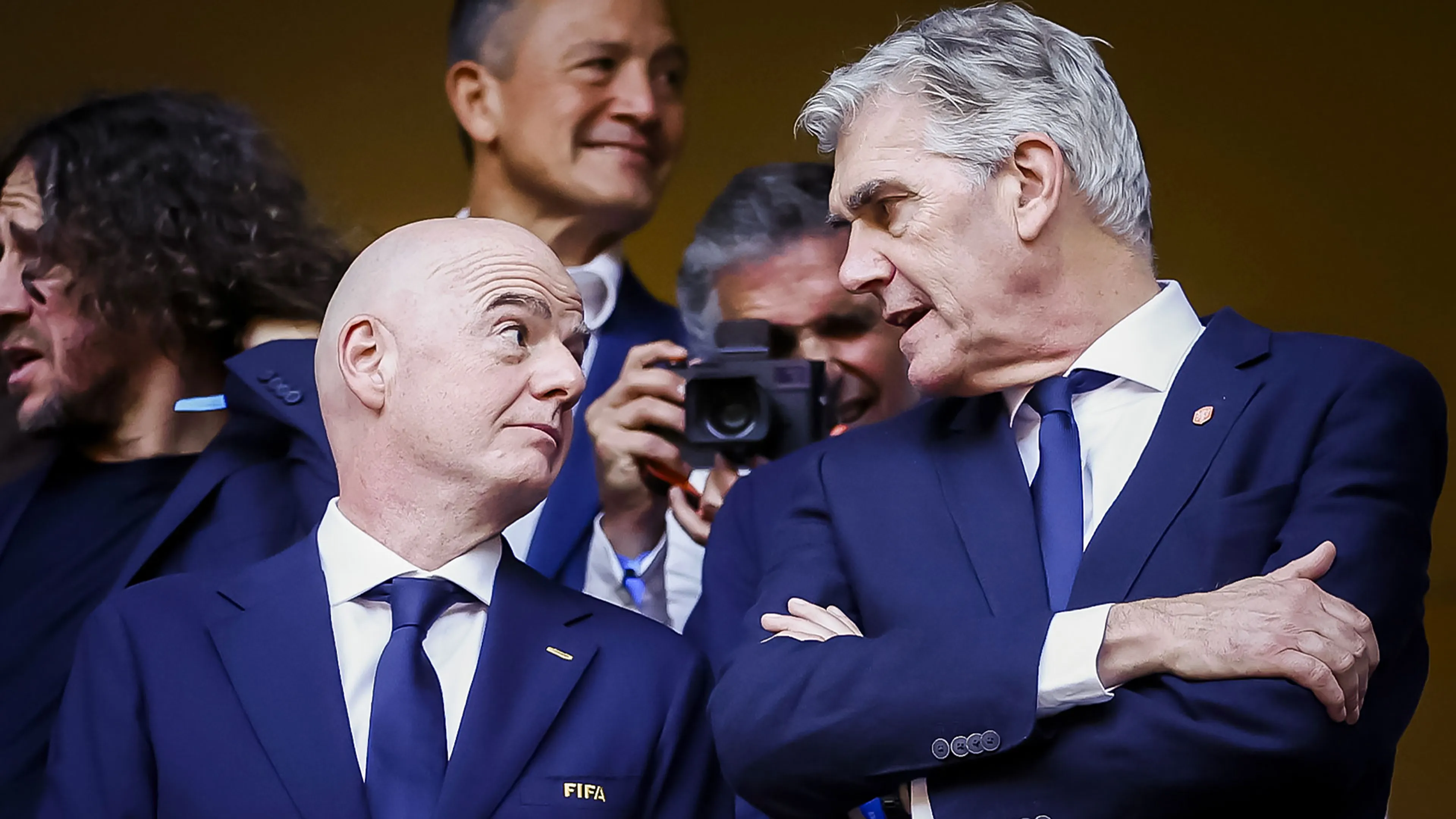 KNVB-voorzitter Frank Paauw fel over FIFA-plannen: 'Er is een grens bereikt en overschreden'