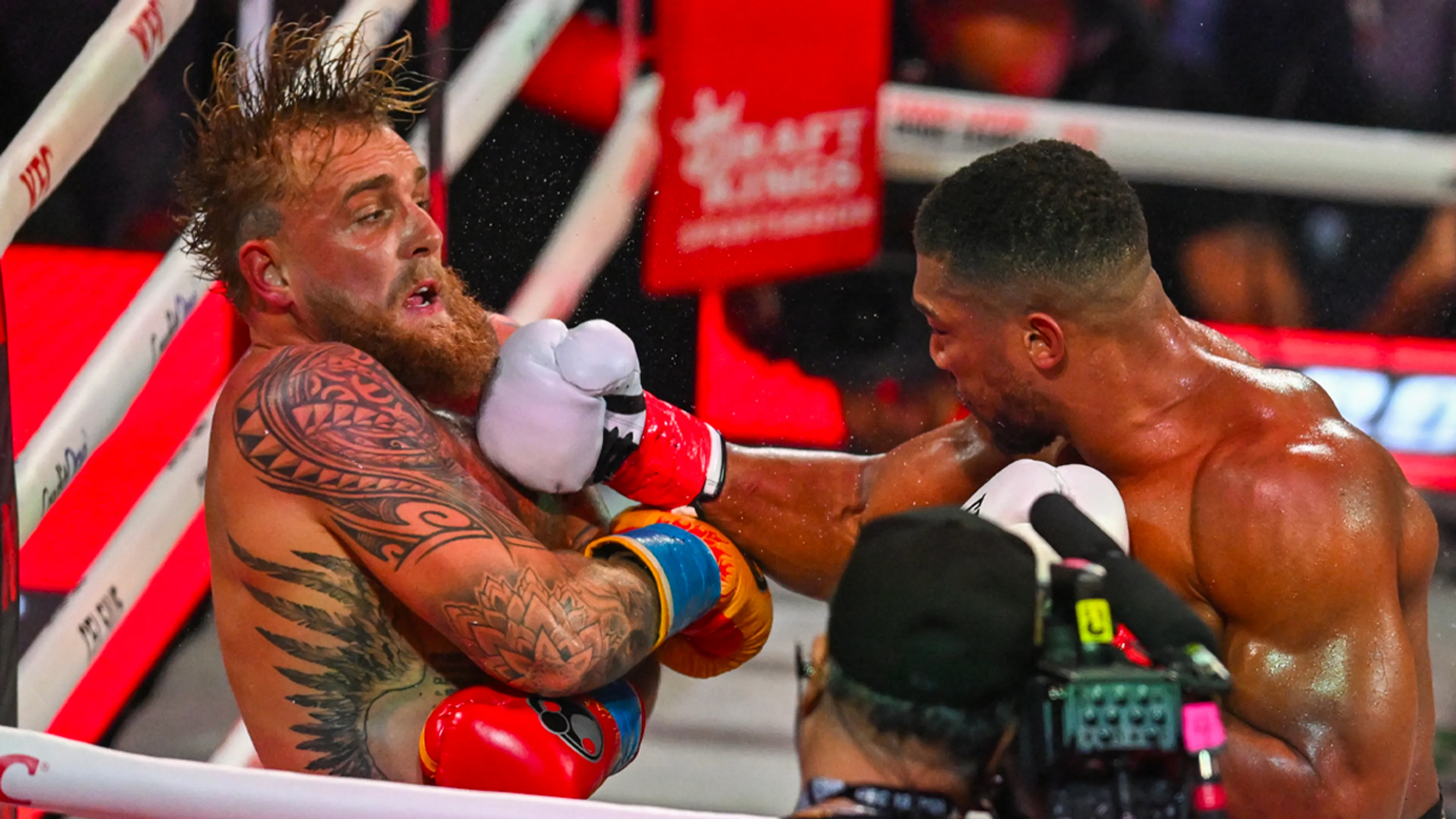 Jake Paul mogelijk nooit meer de ring in na opgelopen kaakbreuk tegen Anthony Joshua