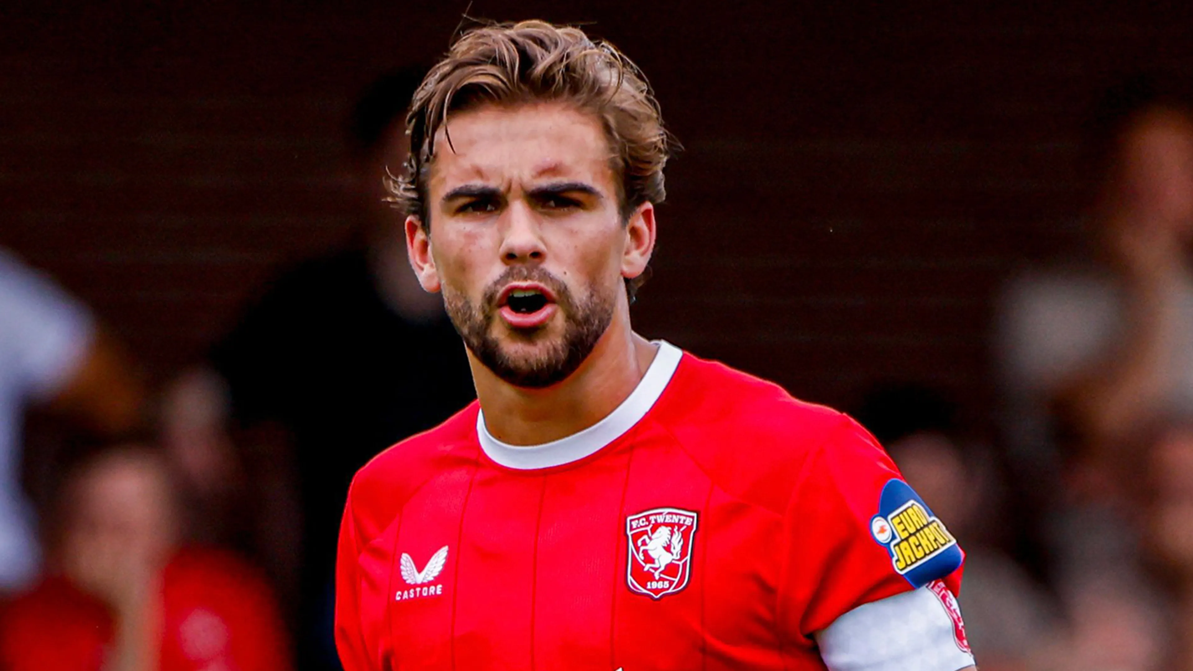 'FC Twente-back Van Rooij nadrukkelijk in beeld bij Nederlandse topclub'
