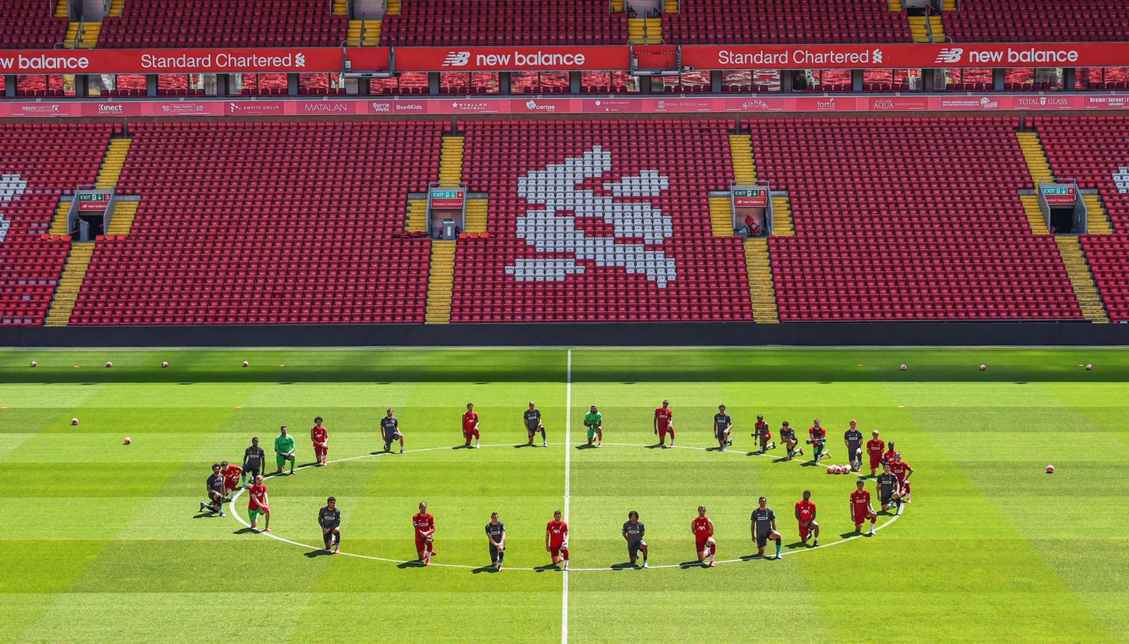 Liverpool-selectie steunt protesten in VS