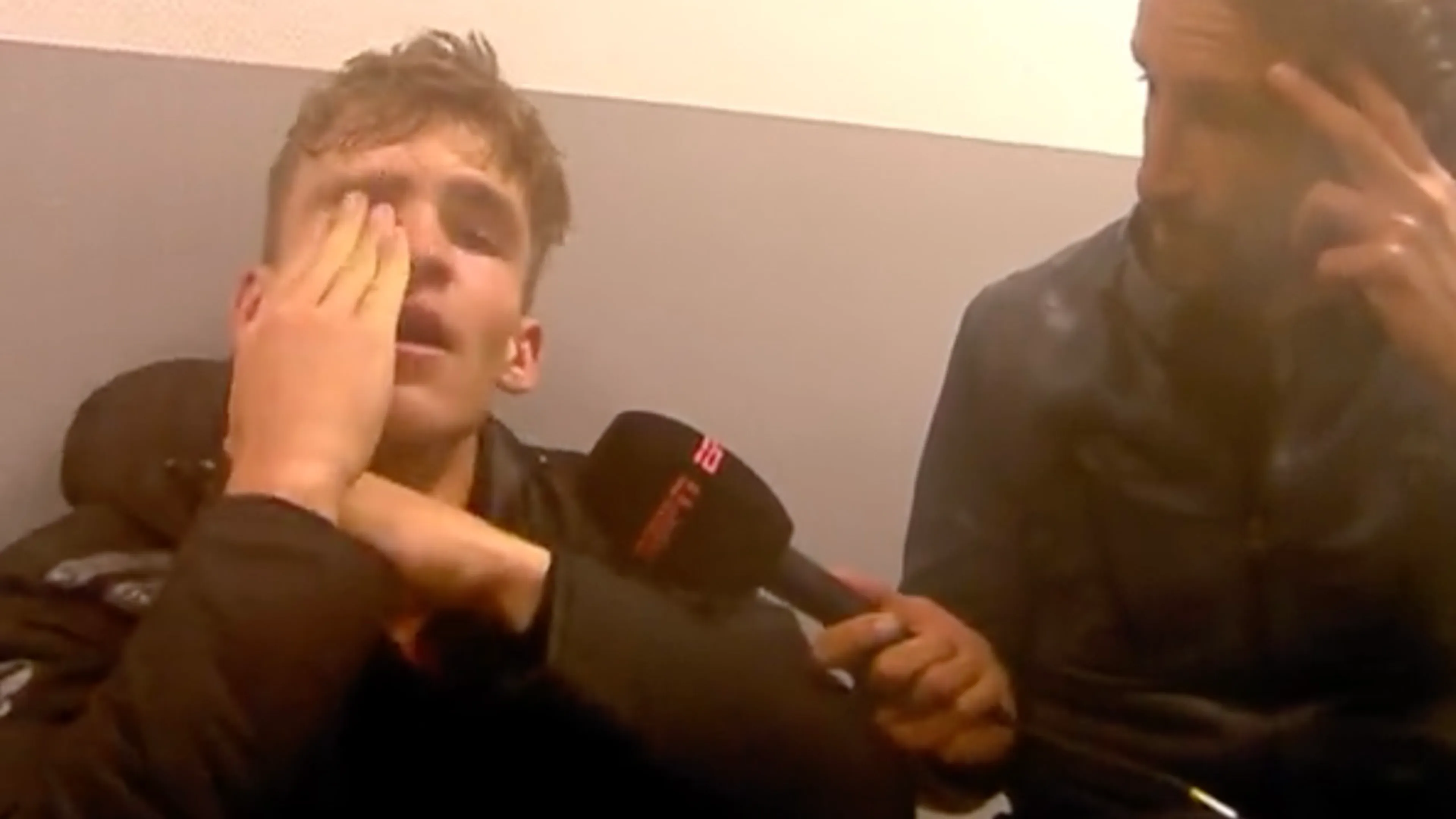 KKD-topscorer Dallinga in tranen na promotie: 'Nooit zo gek meegemaakt'