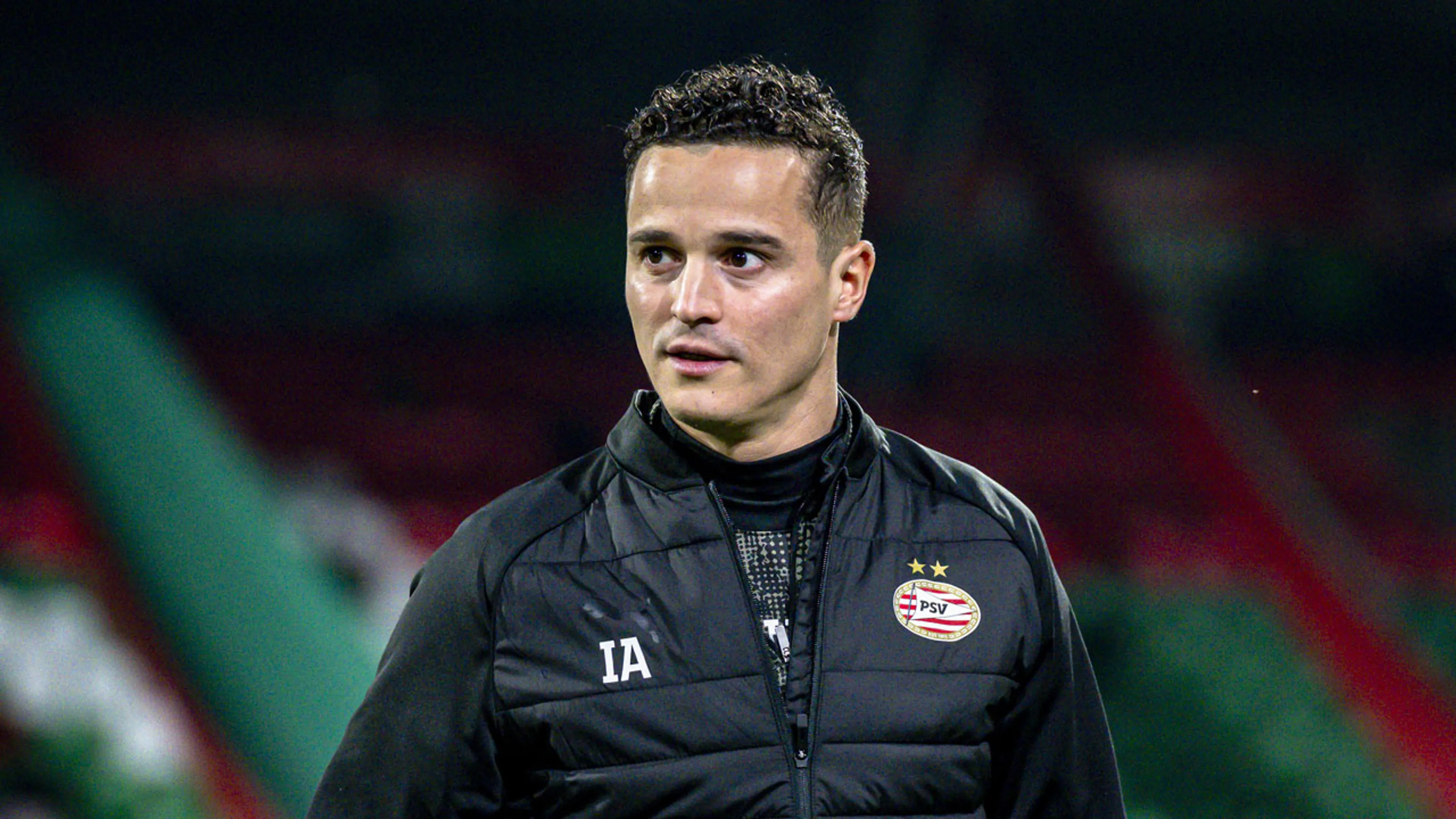 Afellay stopt na seizoen als assistent-trainer bij PSV