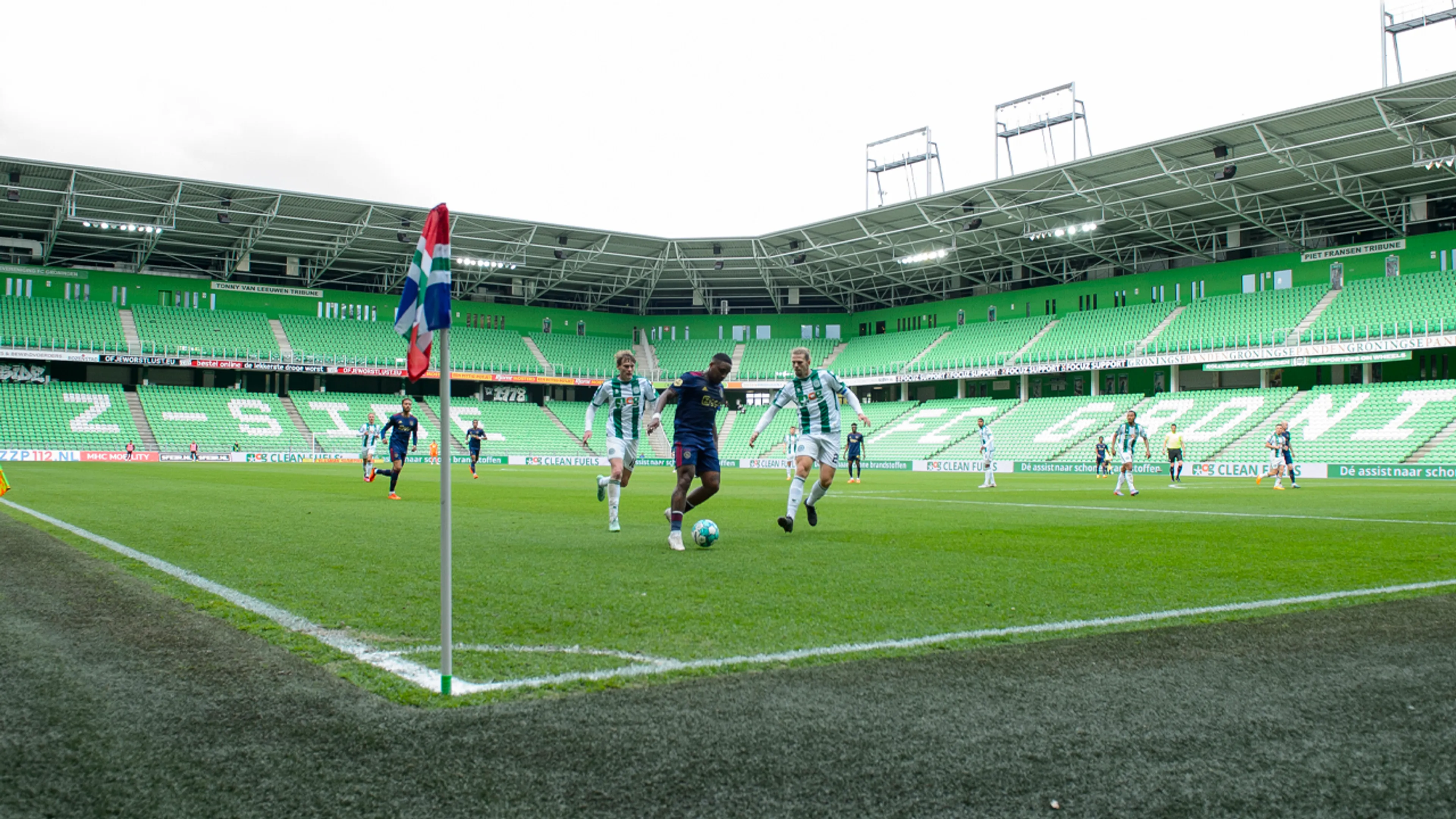 'Ajax houdt rekening met definitieve staking en boekt alvast hotelkamers voor 12.000 euro'