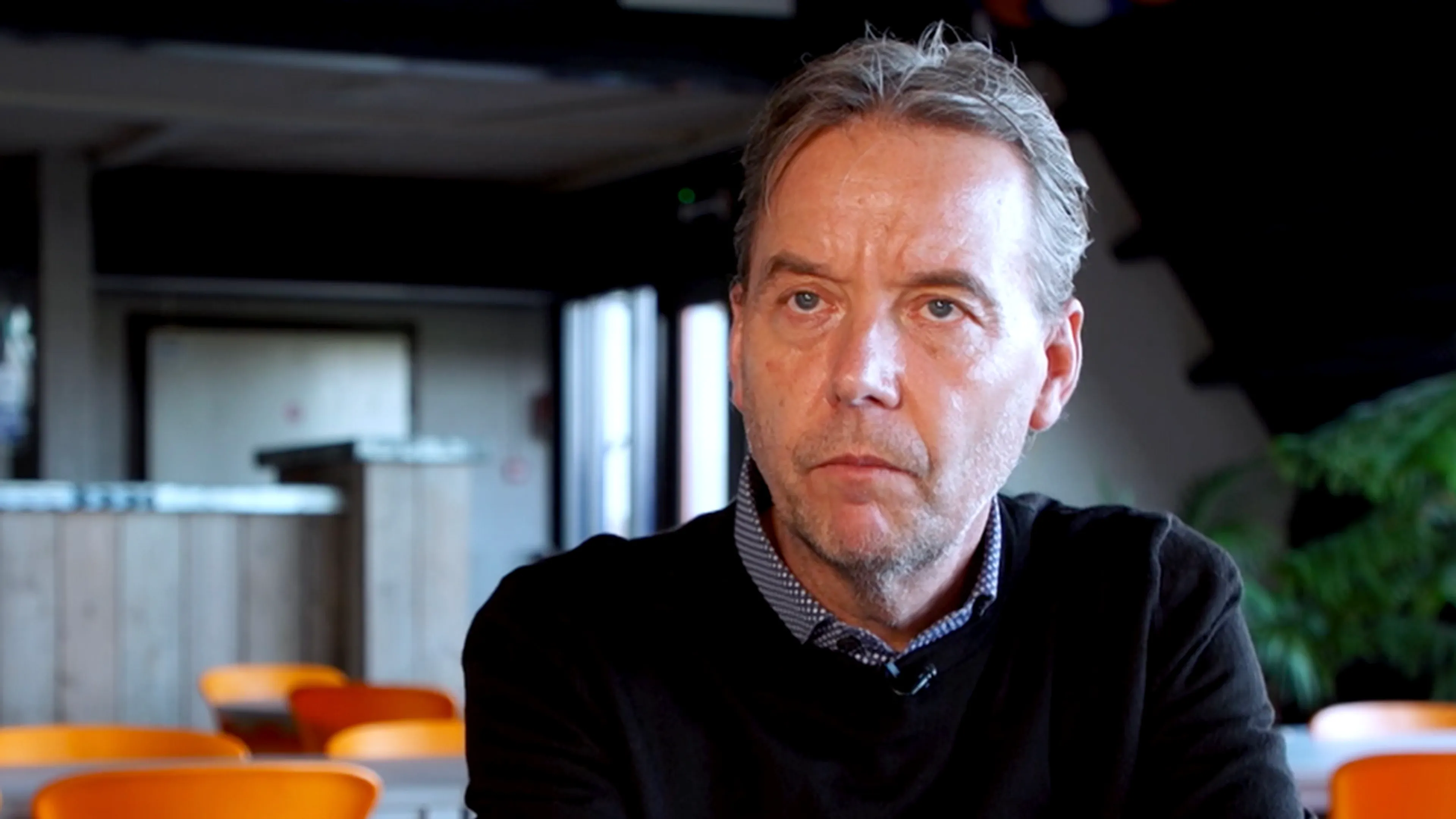 Valentijn fileert interview Schmidt: 'Hij zette het eierdopje van Calimero op'