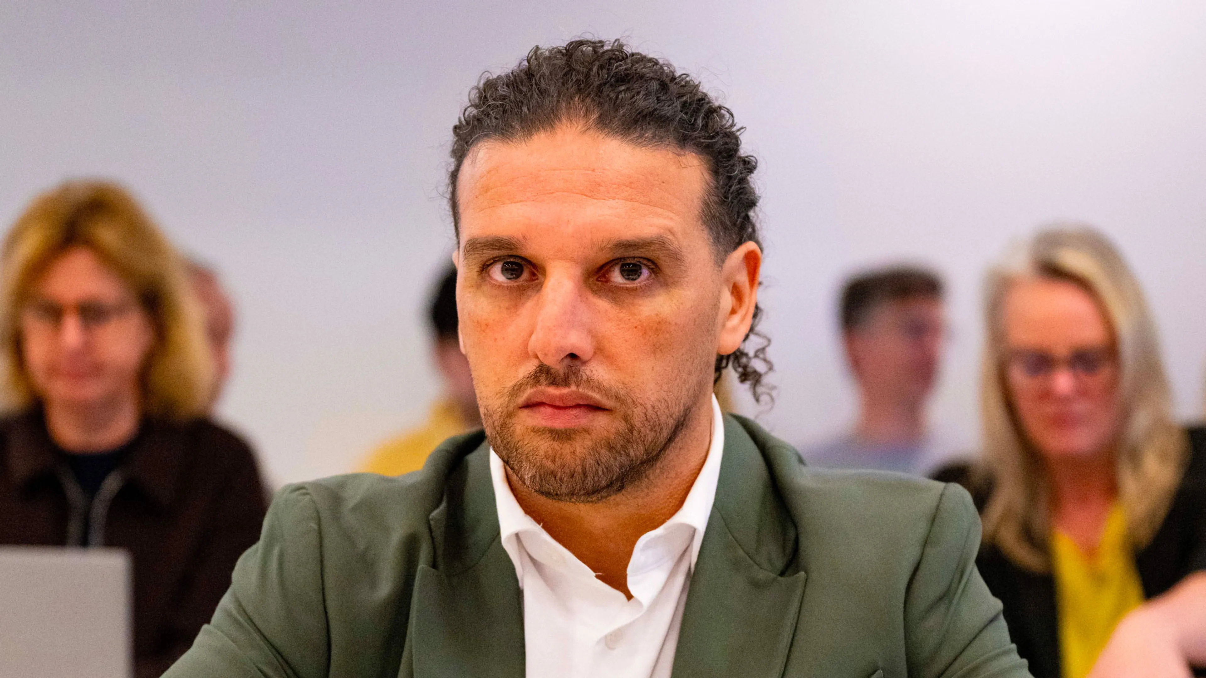 Ali B wil door met adviseren van ondernemers