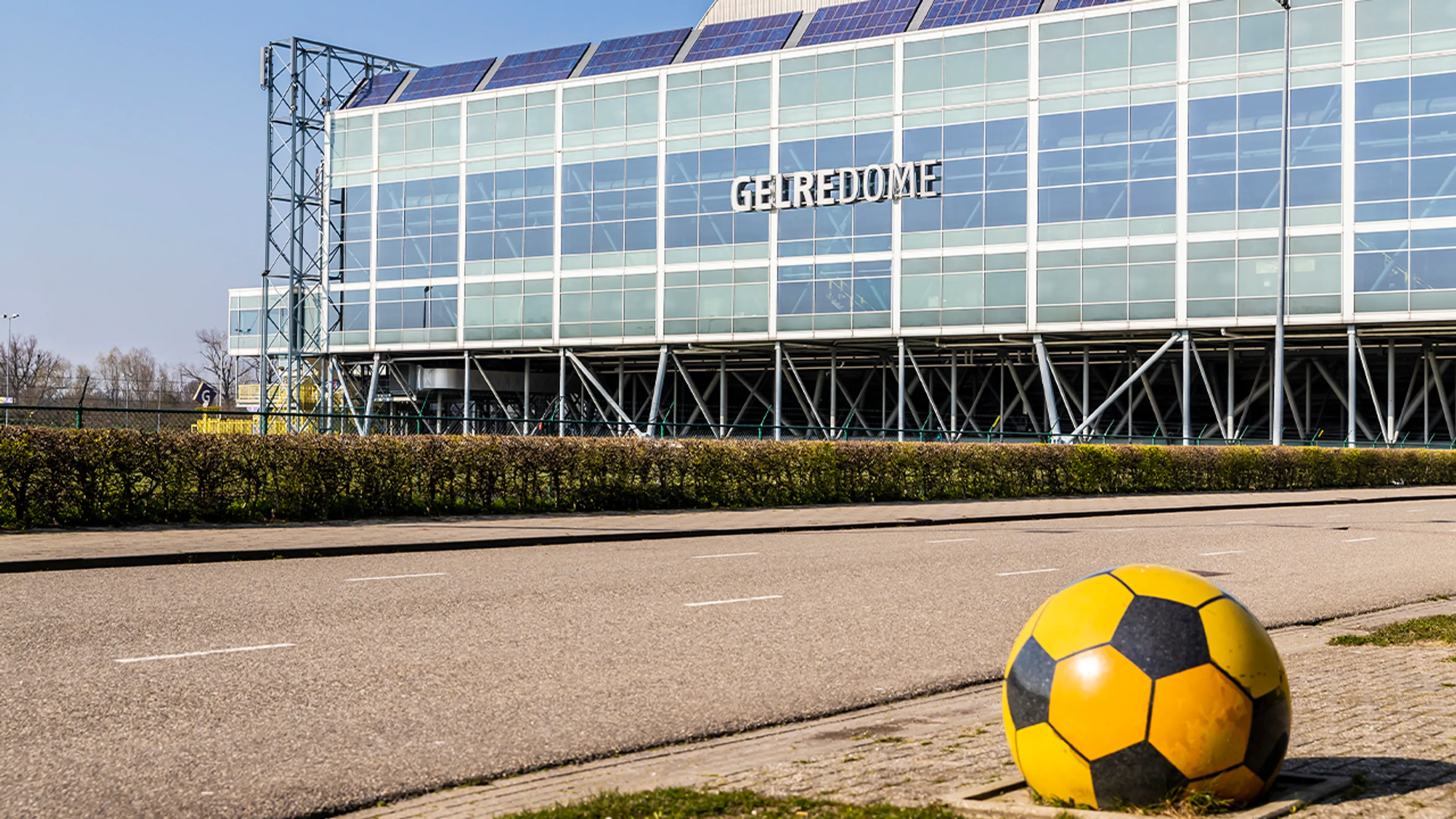 Vitesse en eigenaar Gelredome voor de rechter