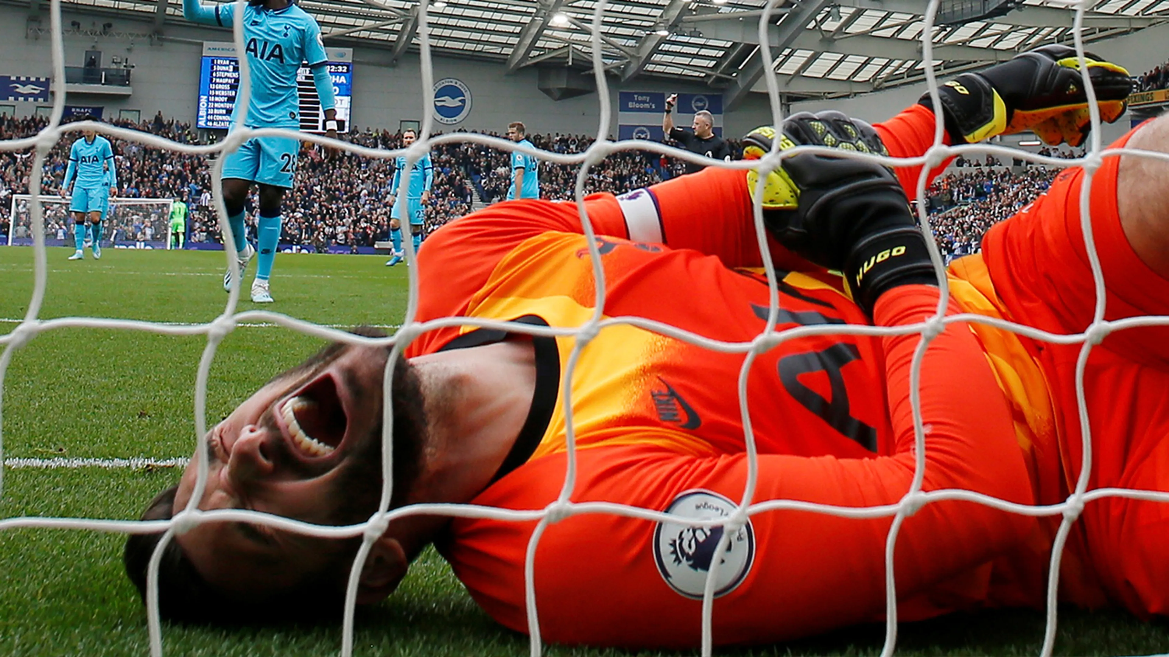 Tottenham-doelman Lloris breekt arm bij tegendoelpunt
