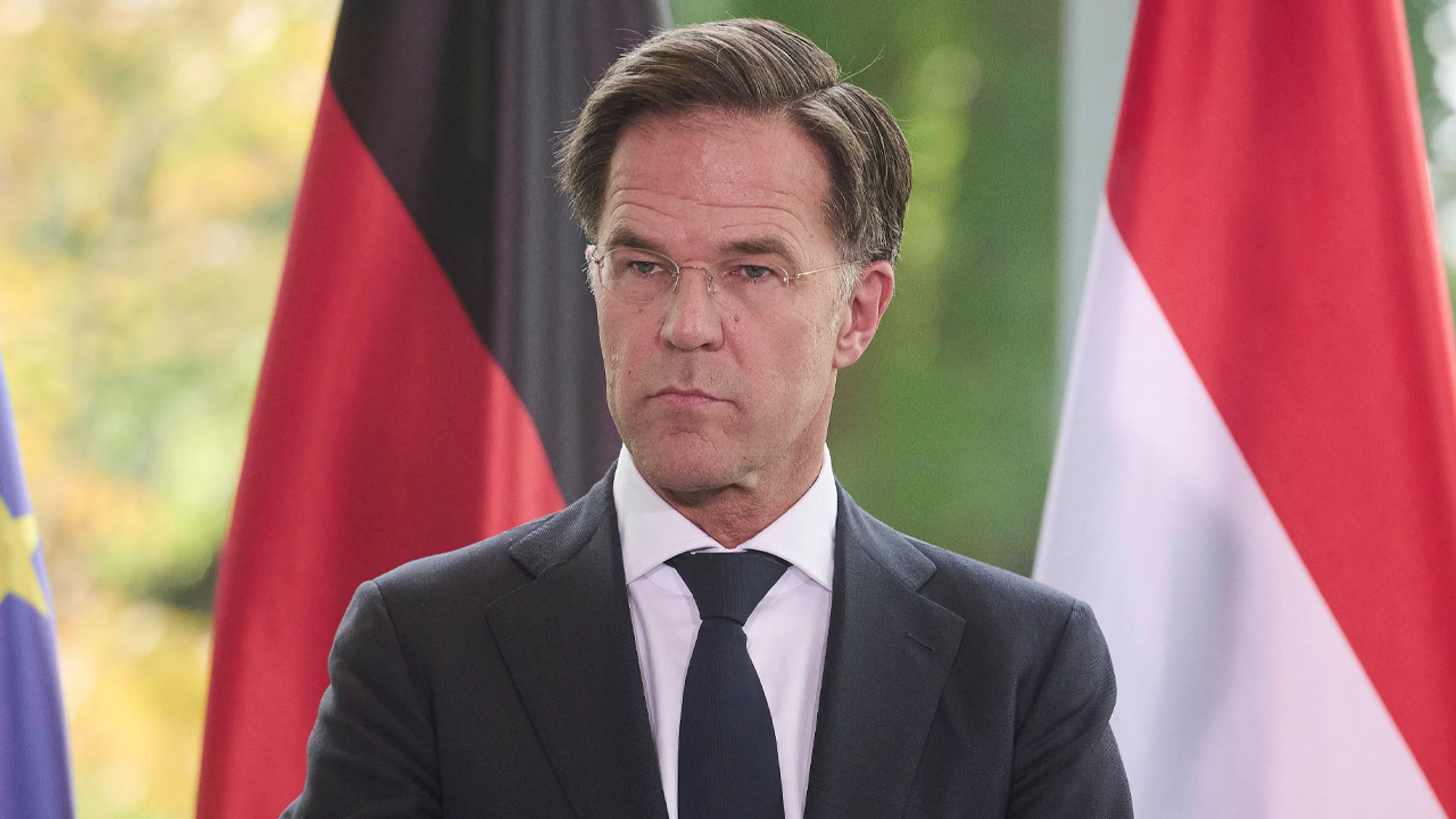 Rutte belt met Zelenski over raketaanvallen: 'Dit is terrorisme'