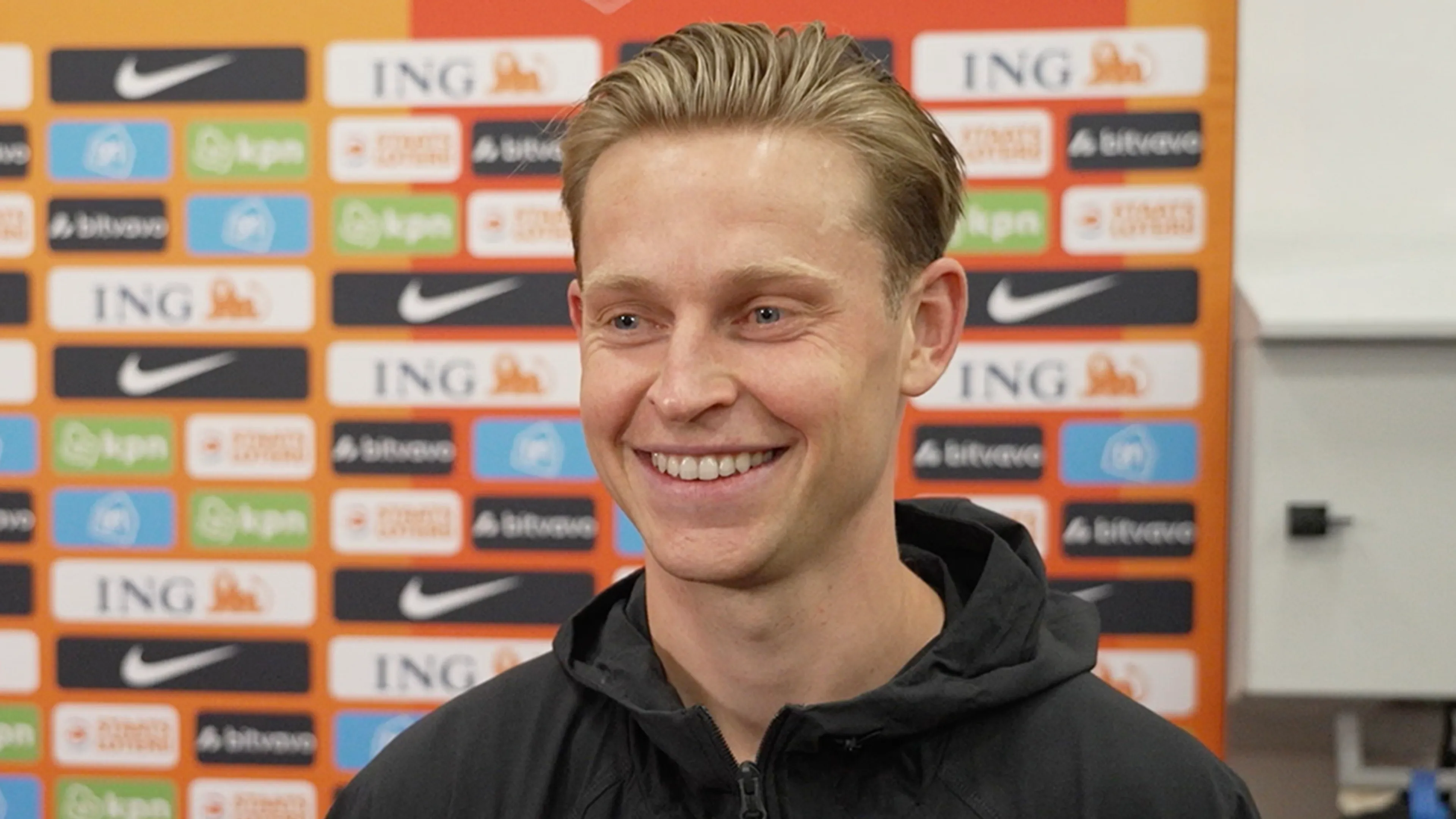 Frenkie de Jong na nederlaag tegen Algerije: 'Ik heb er nog steeds héél veel vertrouwen in!'