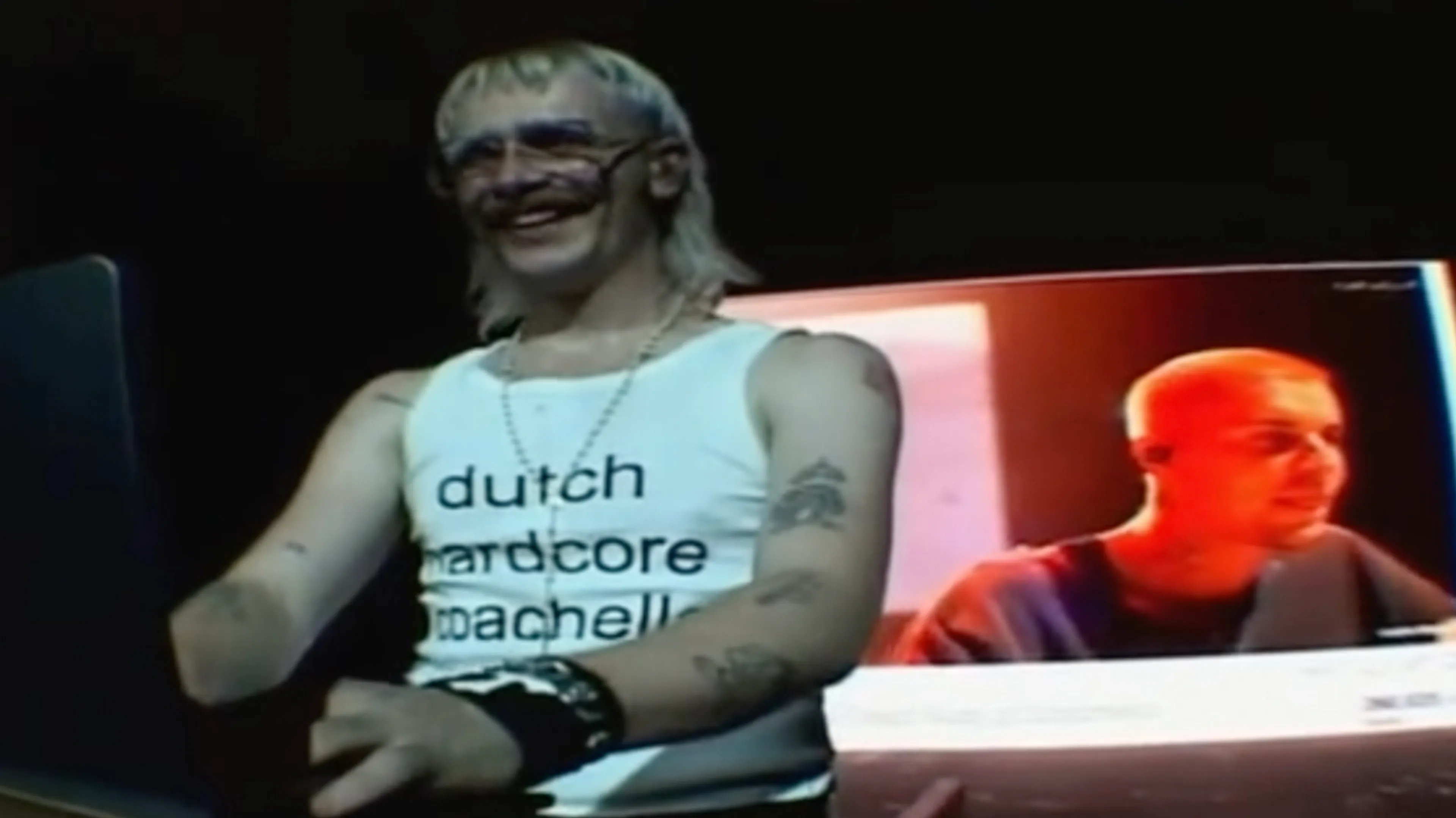 Video: Joost Klein parodieert Justin Bieber onder luid gejuich op Coachella