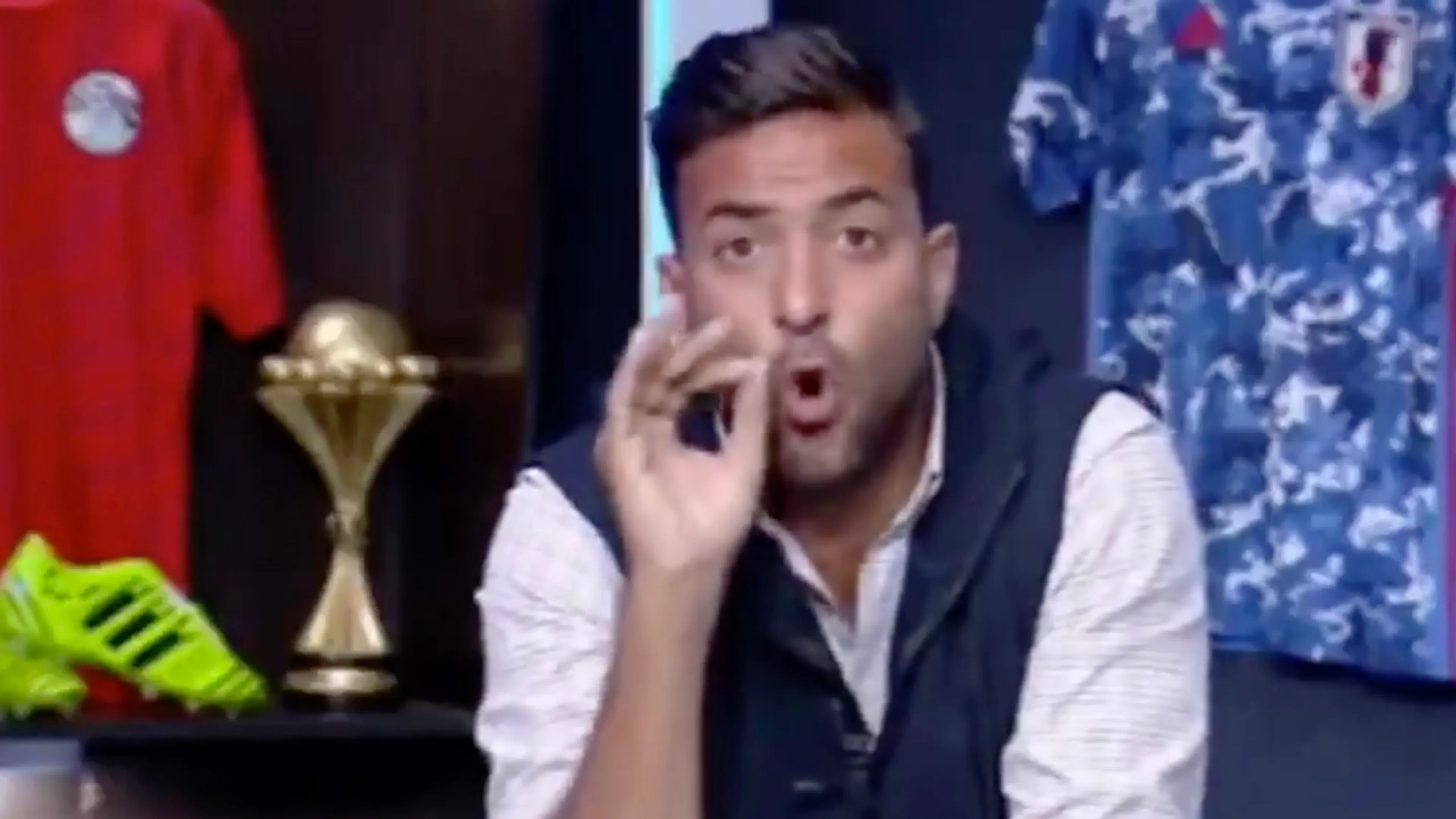 Mido fileert feestende Salah op Egyptische televisie