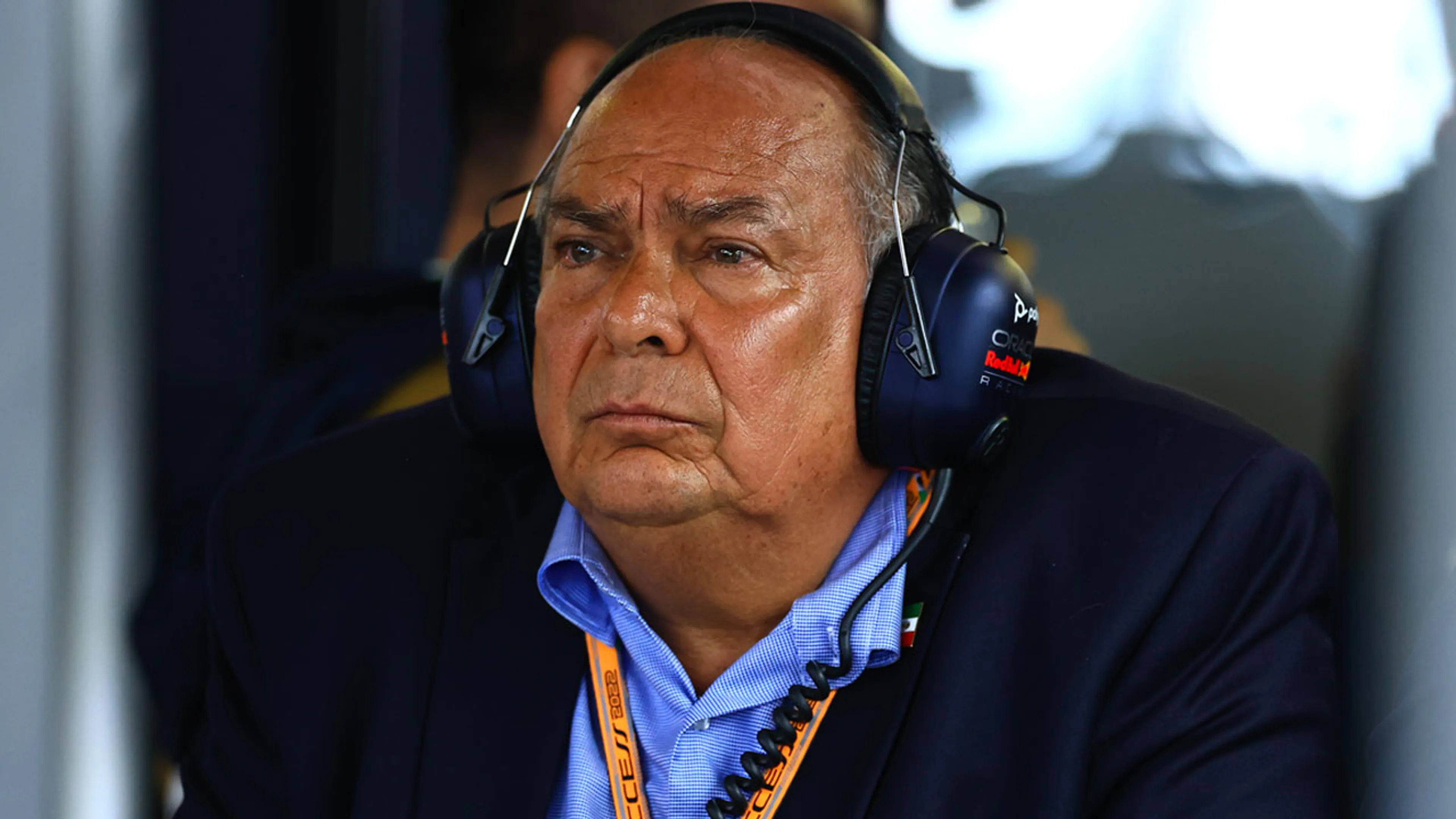 Vader van Pérez beschuldigt Red Bull: 'De auto's waren nooit hetzelfde!'