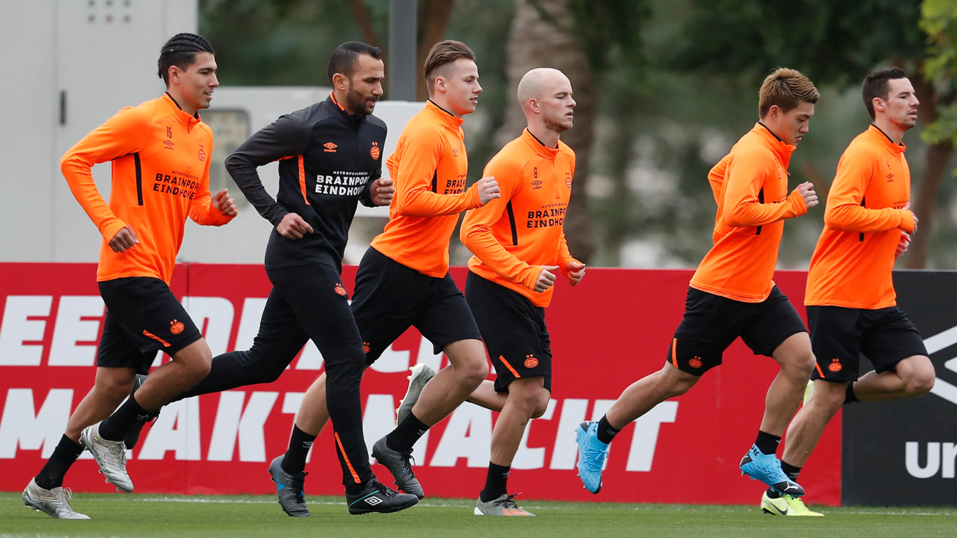 PSV vliegt via andere route terug uit Qatar