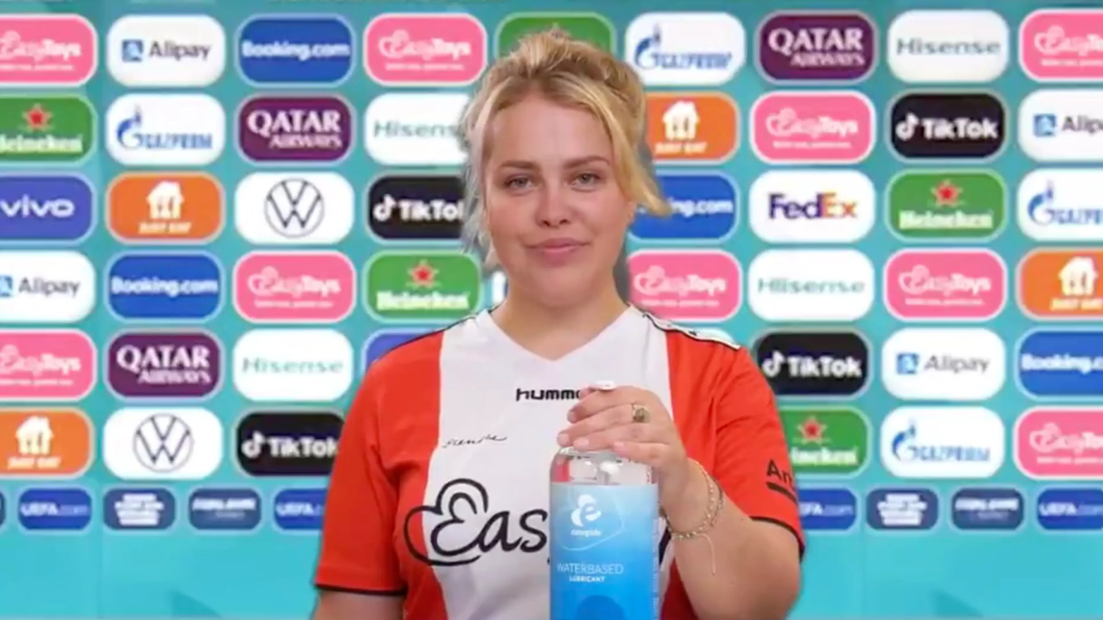 EasyToys haakt op geniale wijze in op 'bottlegate' Cristiano Ronaldo