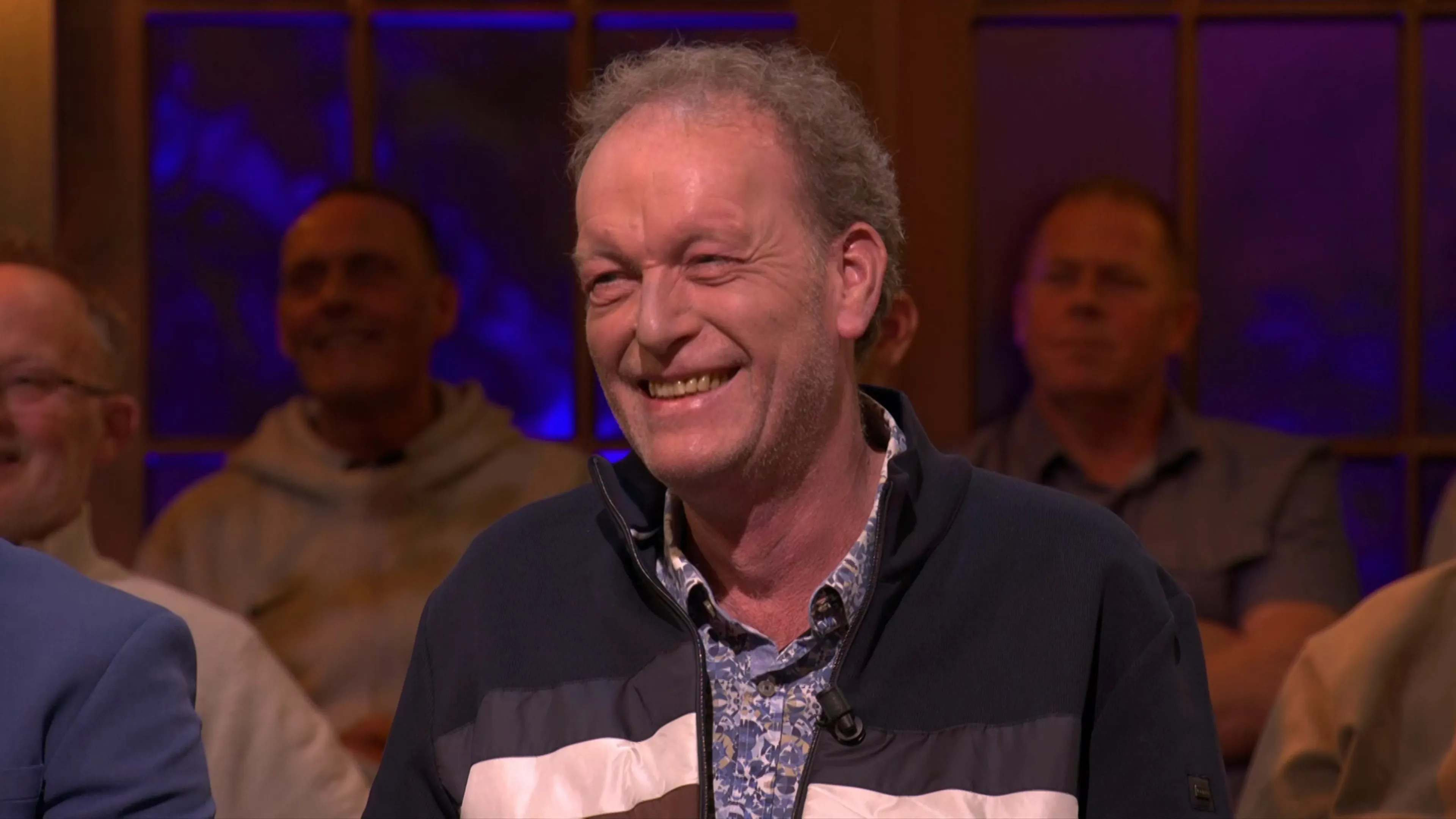 Koert Westerman heeft bij De Oranjezondag maar drie minuten nodig voor zijn eerste woordgrap