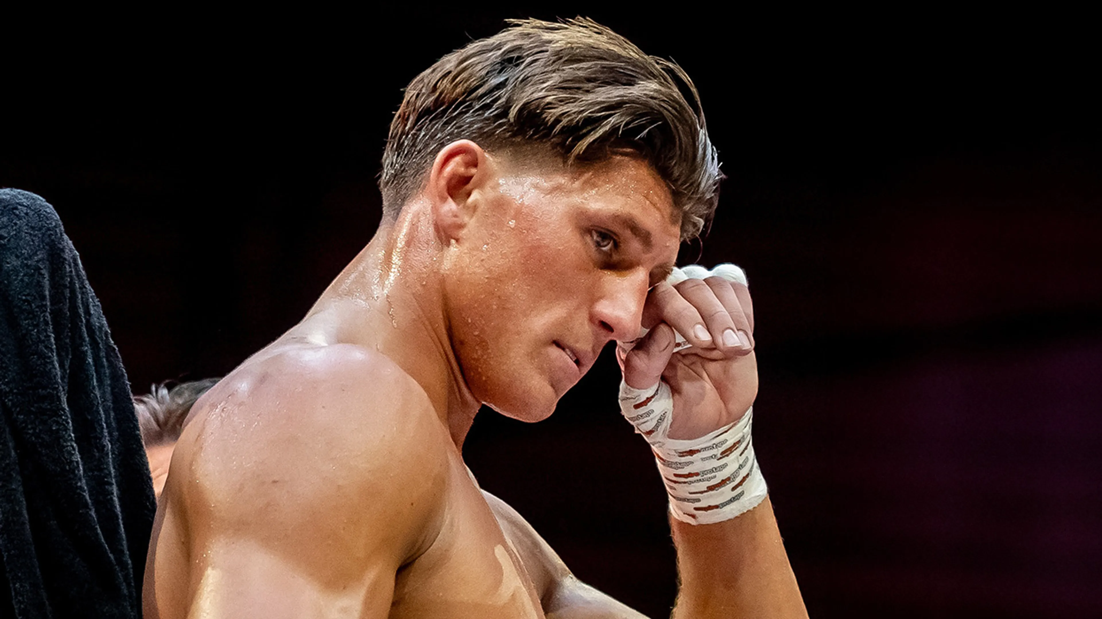 Kraus hield botbreuk over aan gevecht met Brooks: 'Werd me gevraagd of ik me wilde laten opereren'
