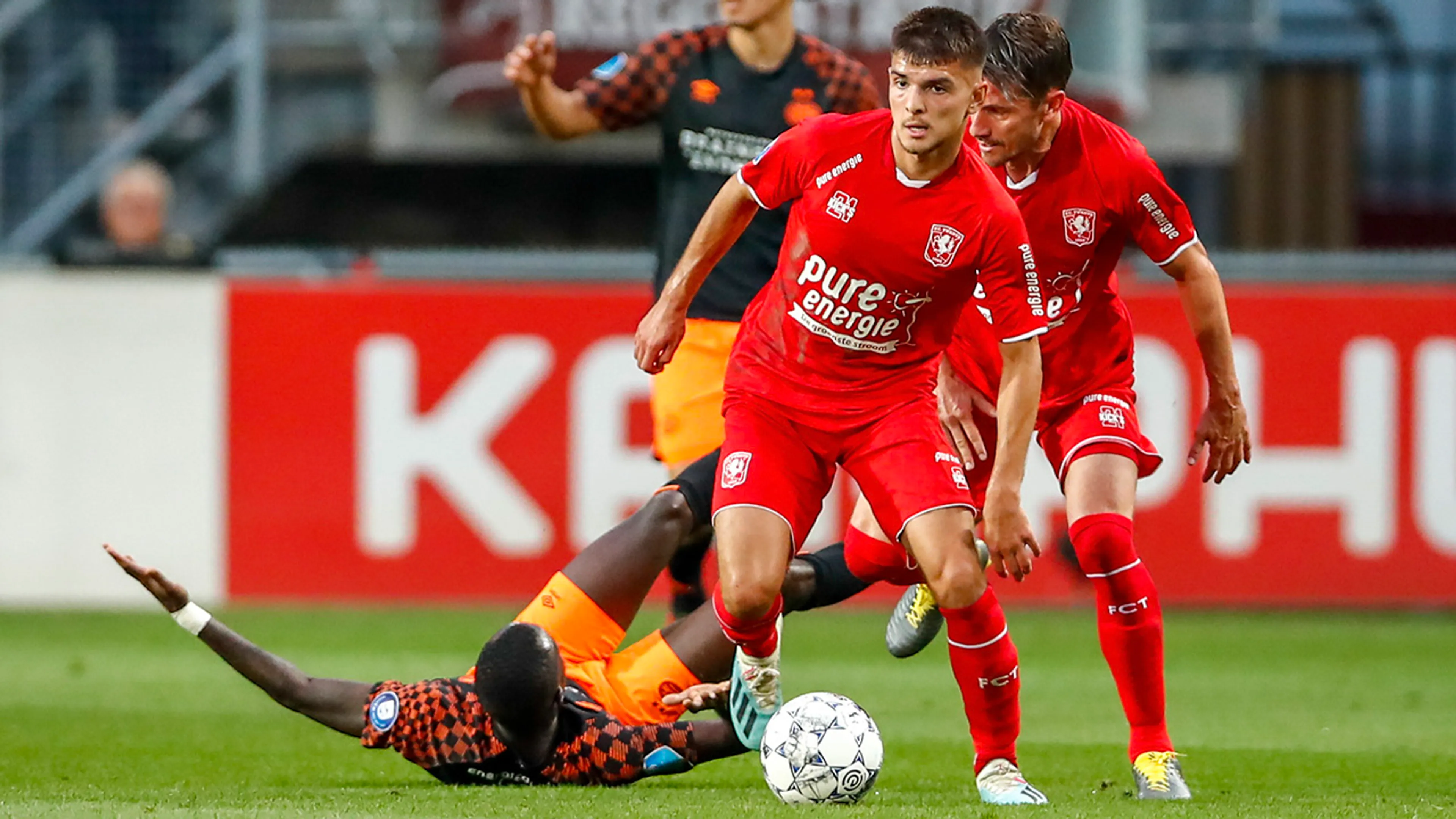 PSV morst punten tegen promovendus FC Twente