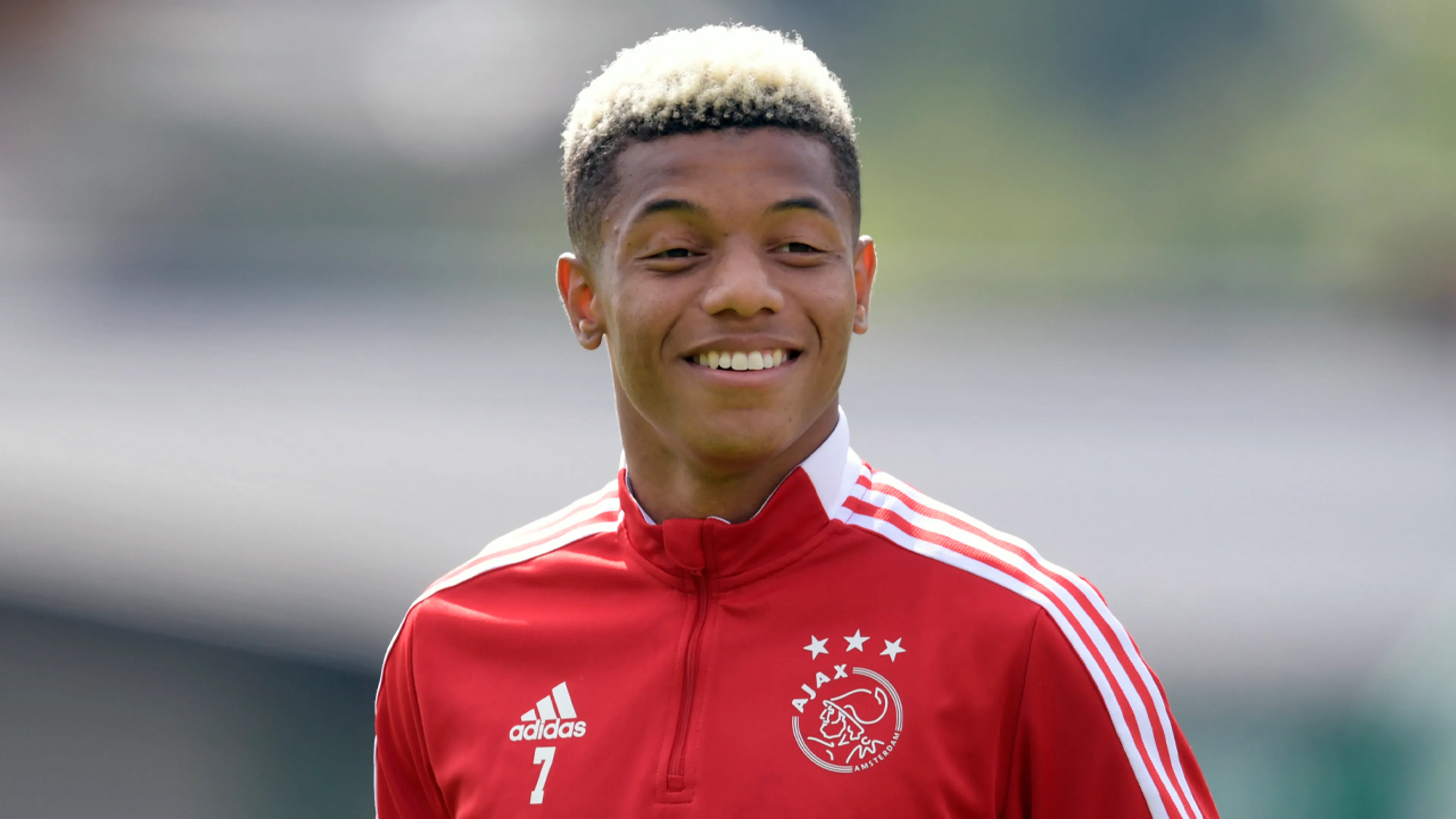 Ajax bevestigt akkoord met Shakhtar Donetsk over transfer van David Neres