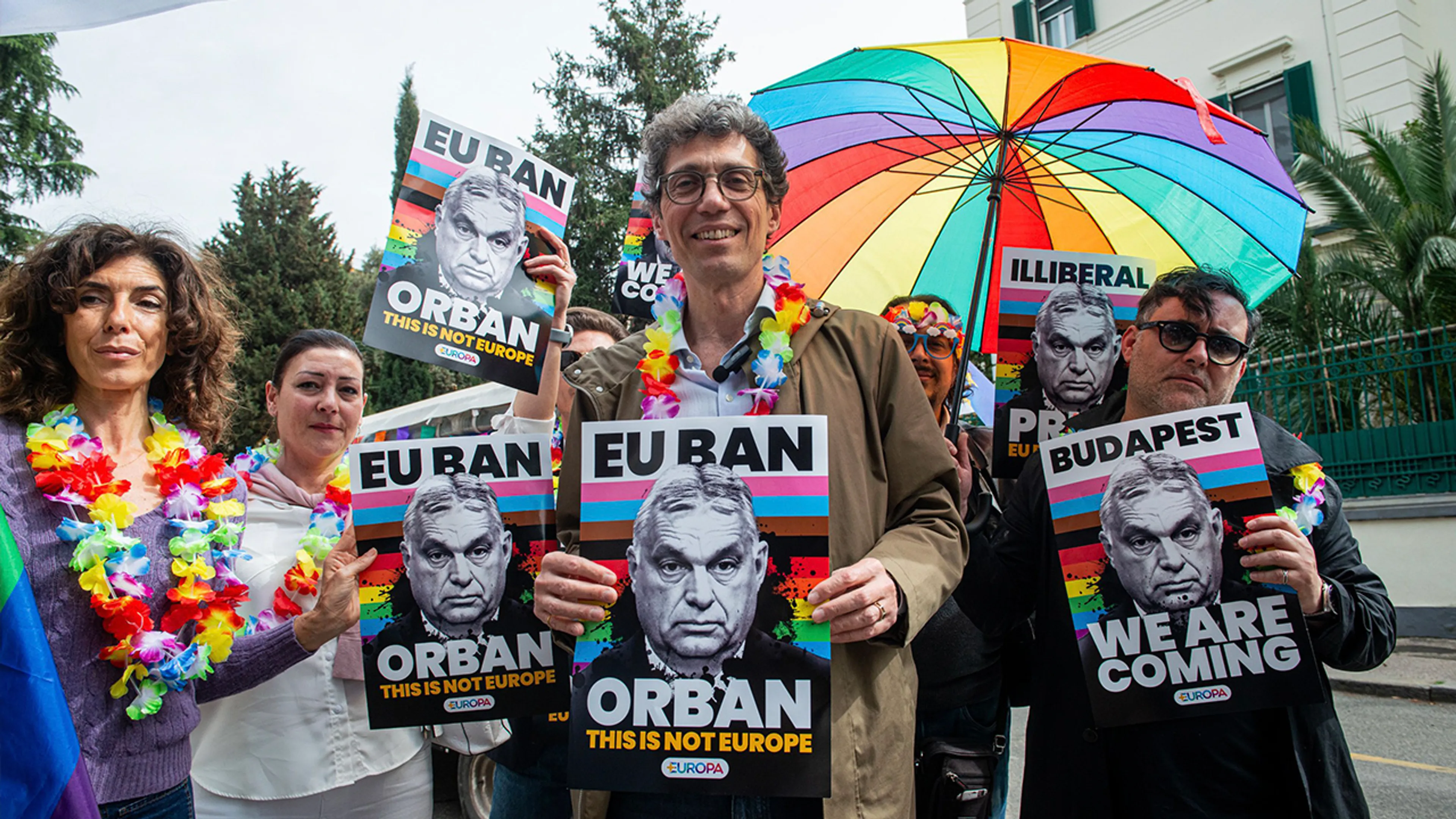 Politie Boedapest handhaaft Orbáns verbod op de pride; burgemeester laat mars doorgaan