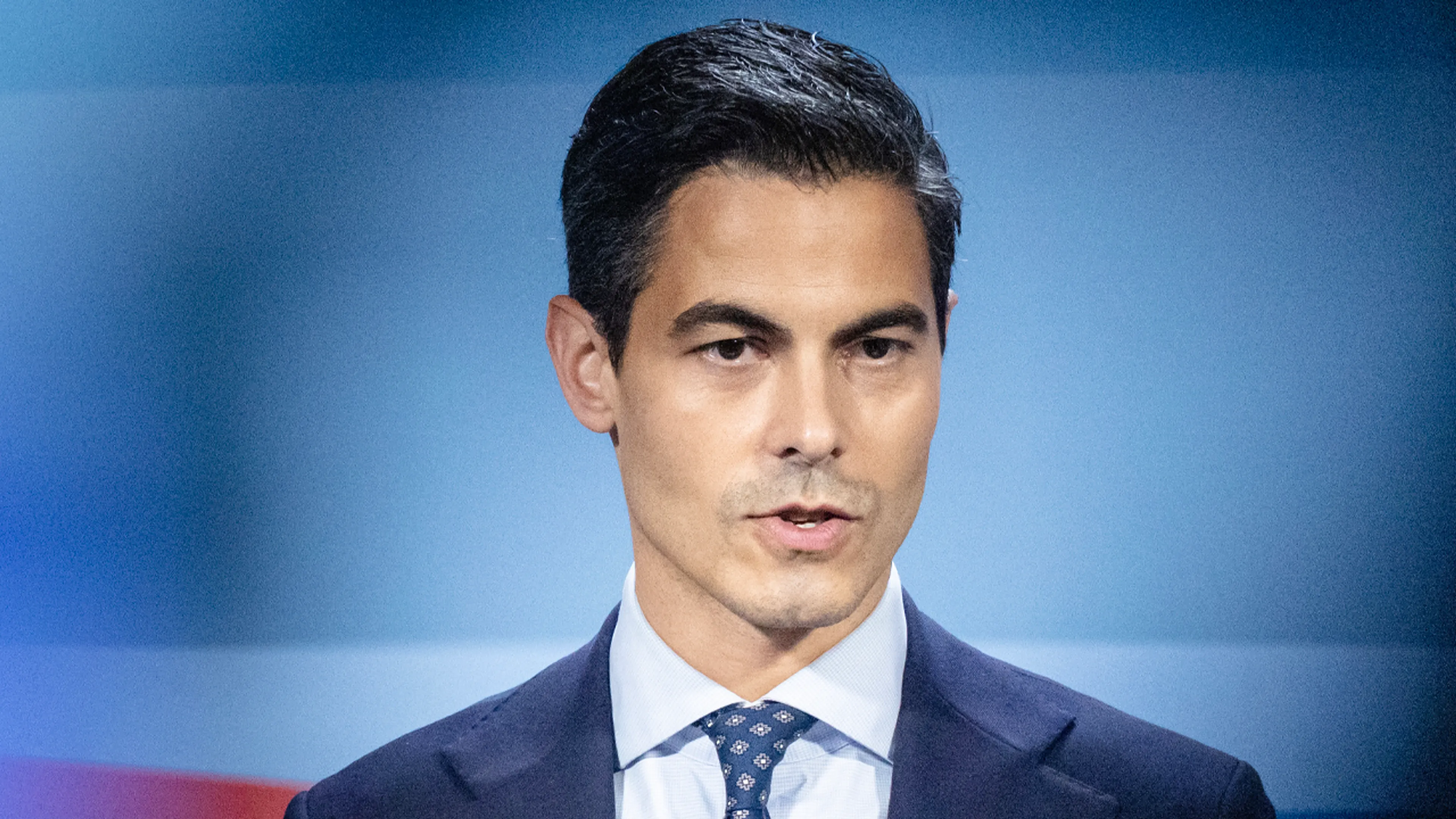 Rob Jetten hekelt bekladdingen in Engelen tegen komst azc: 'Wat een lelijk vandalisme'
