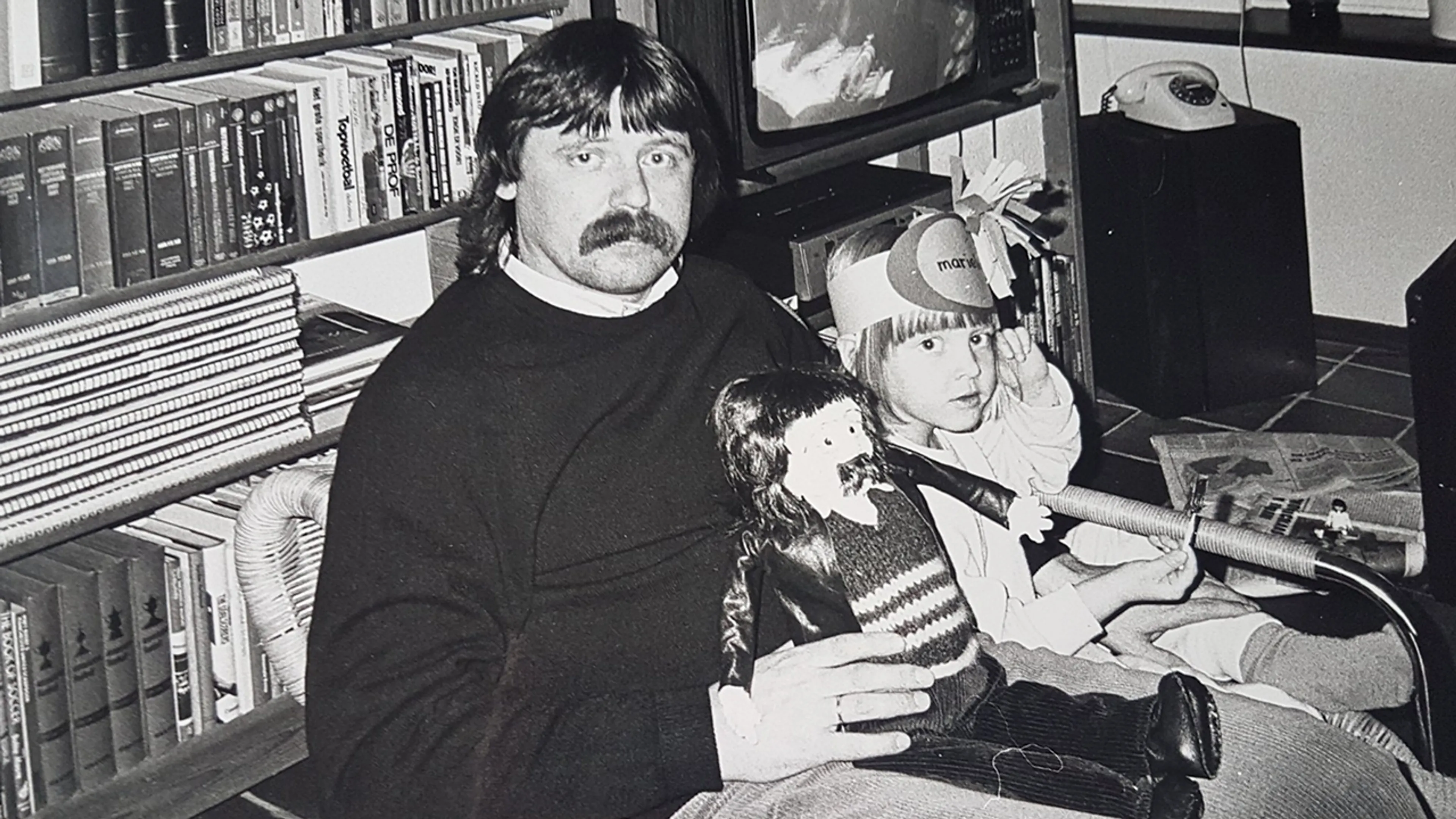 Marieke Derksen getraumatiseerd door foto met vader Johan