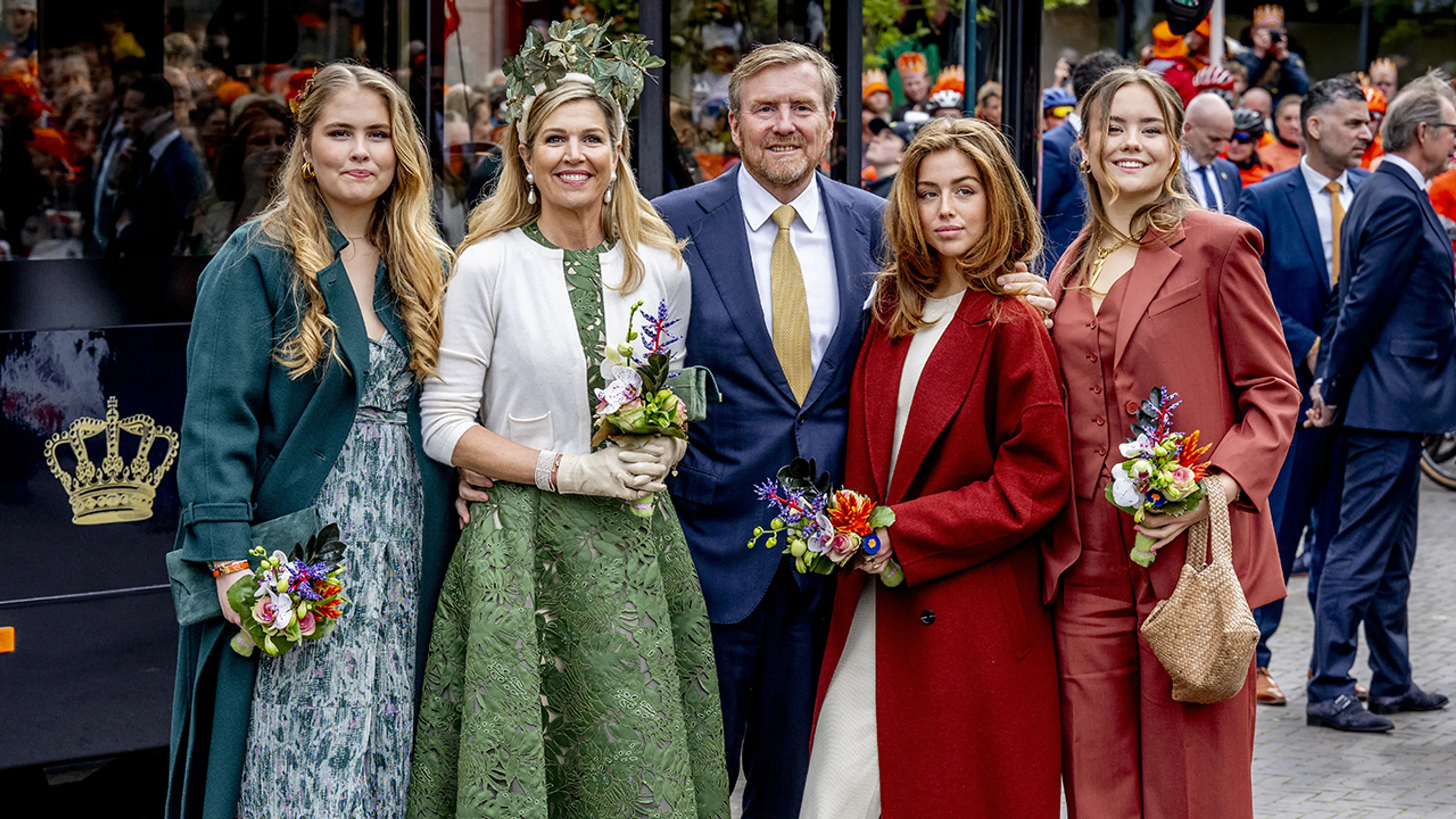 Koningsdag gaat door: Willem-Alexander en Máxima niet naar uitvaart paus
