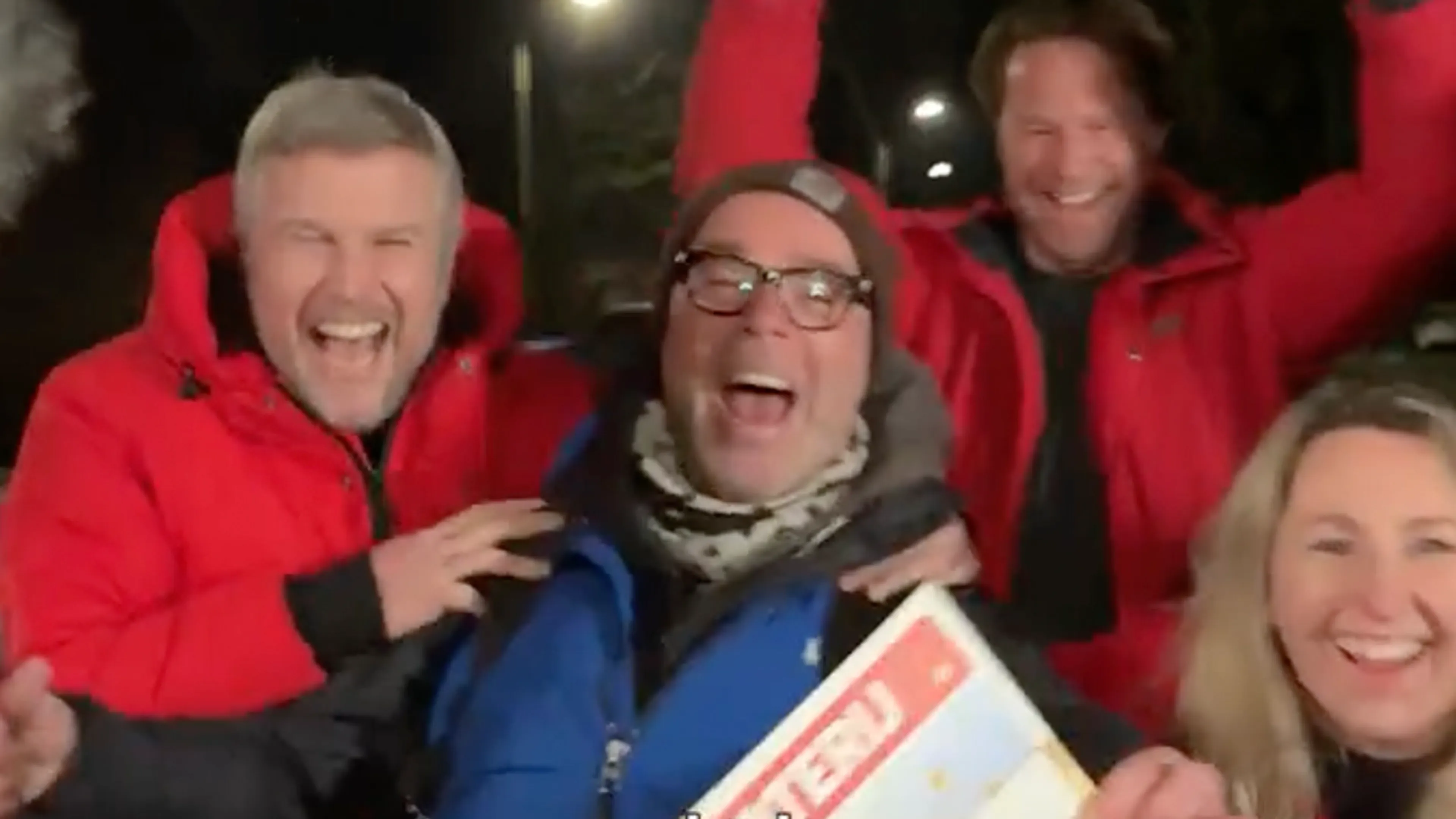 Postcode Loterij-geluidsman Anthony valt zelf in de prijzen; Winston verrast hem met enorme cheque