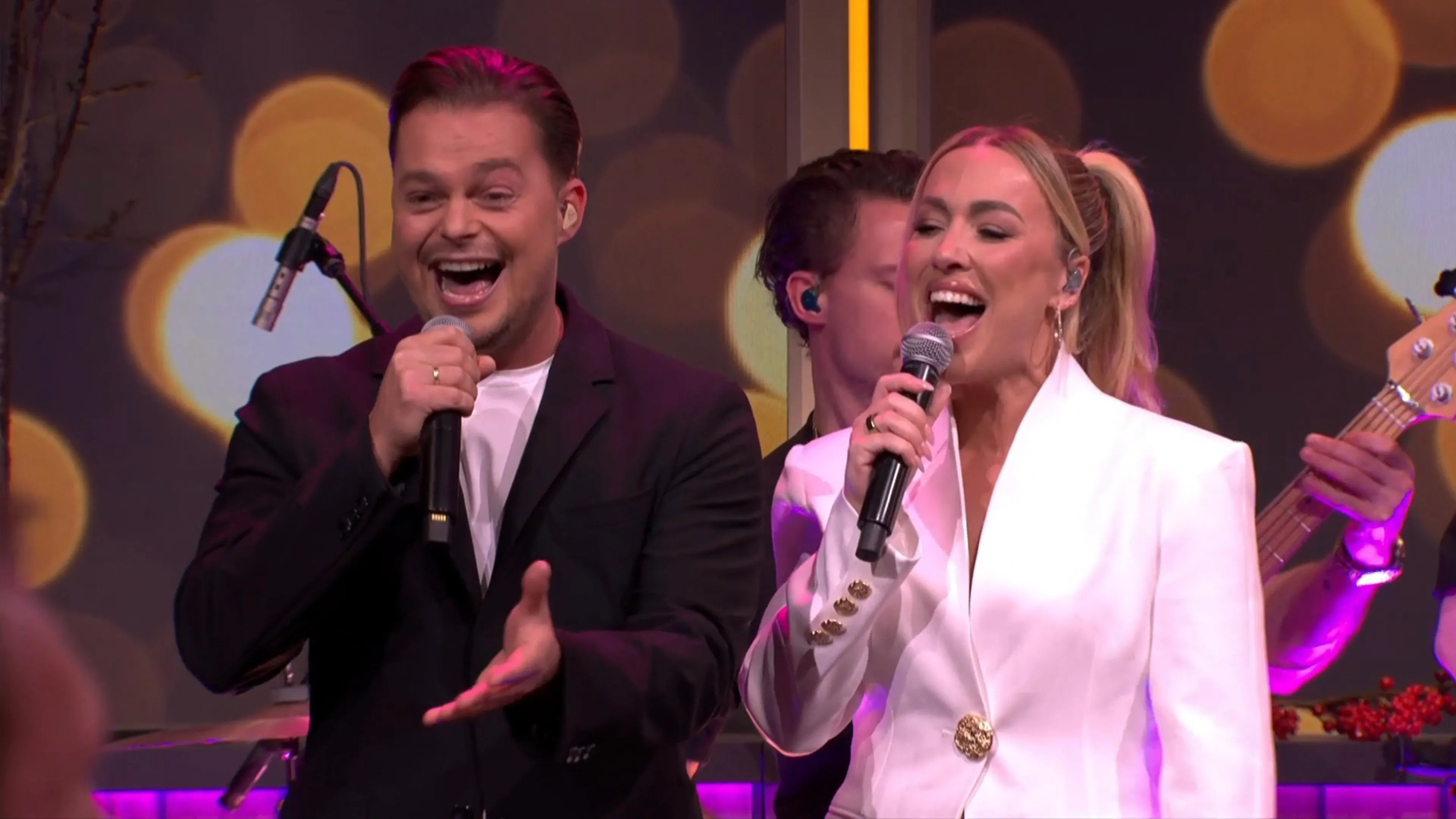 Robert van Hemert en Kimberly Fransens openen De Oranjezondag met 'Ik Zal Er Zijn'