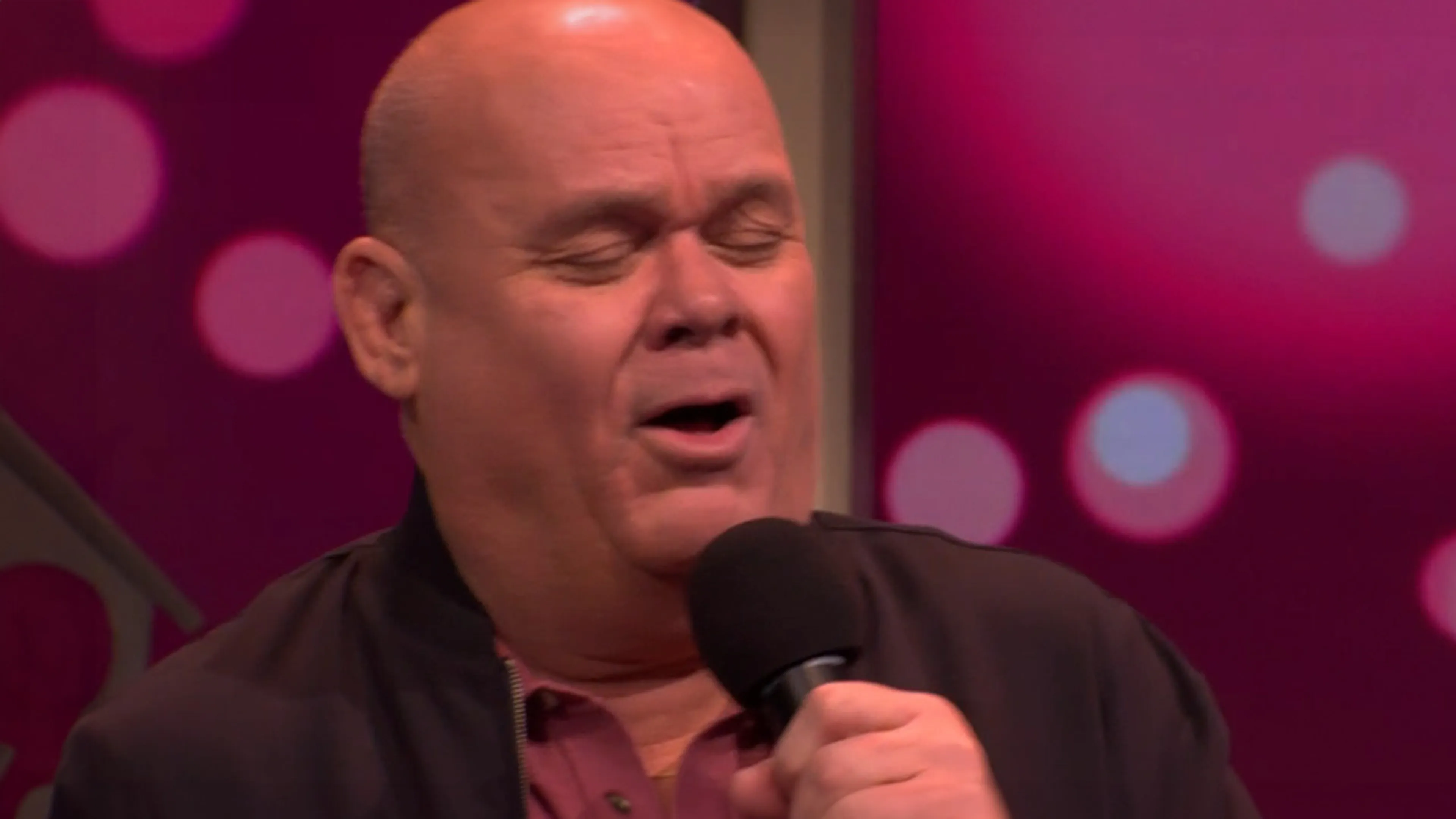 Paul de Leeuw treedt vanavond op bij De Oranjezondag!