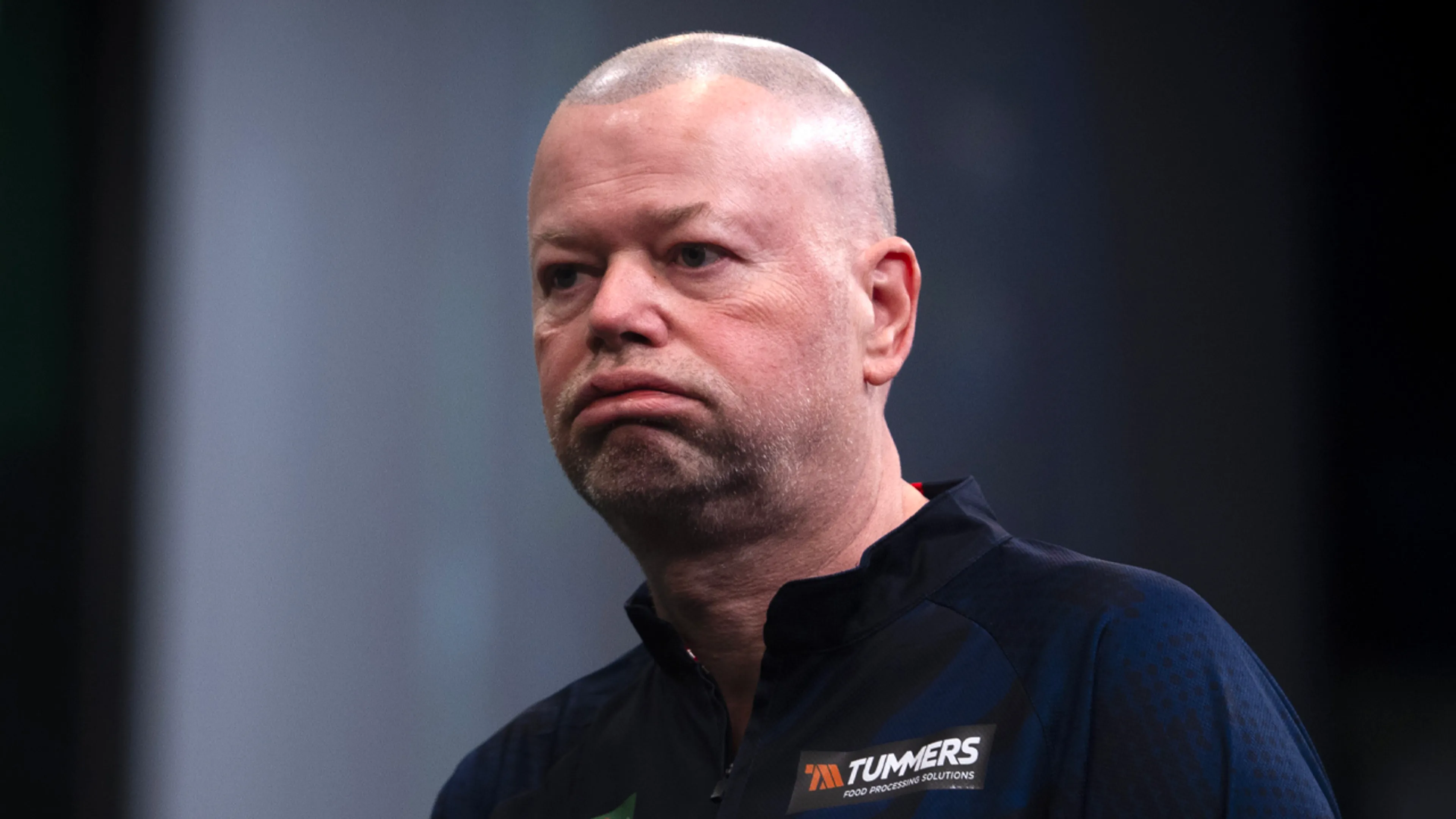 'Raymond van Barneveld kreeg boete en voorwaardelijke schorsing voor ongepast gedrag'