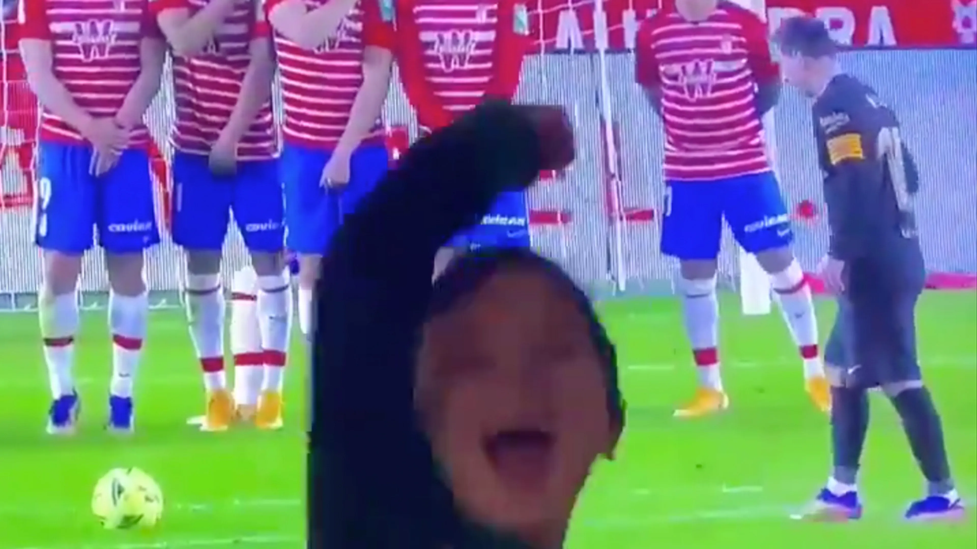Mateo Messi (5) uit zijn dak na rake vrije trap van vader
