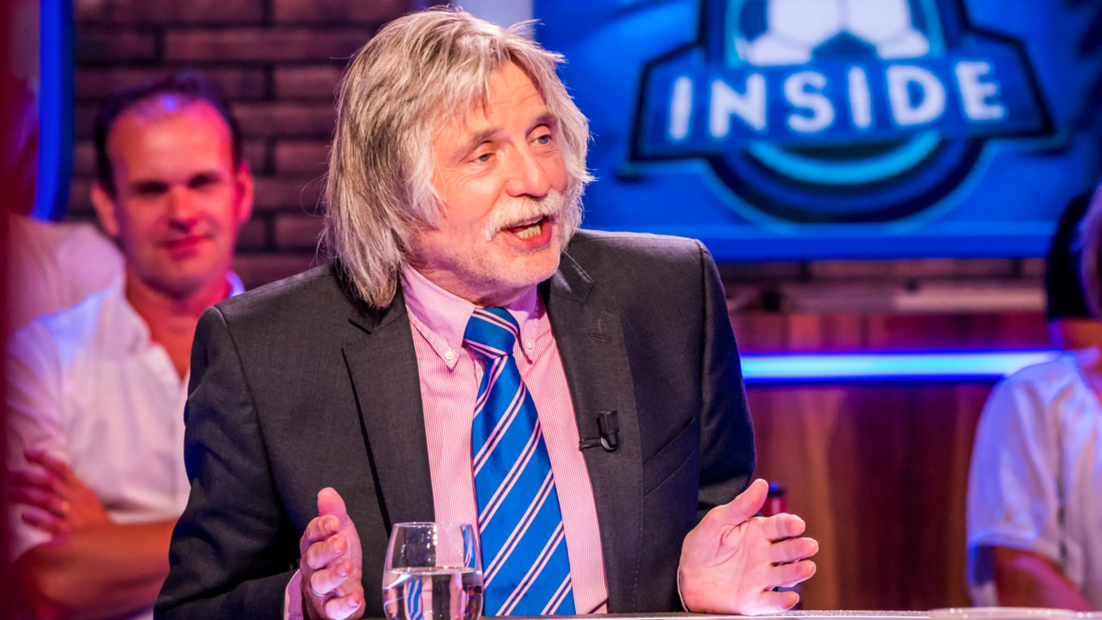 Johan: 'Het wachten is op een fruitmand van Van Gaal'