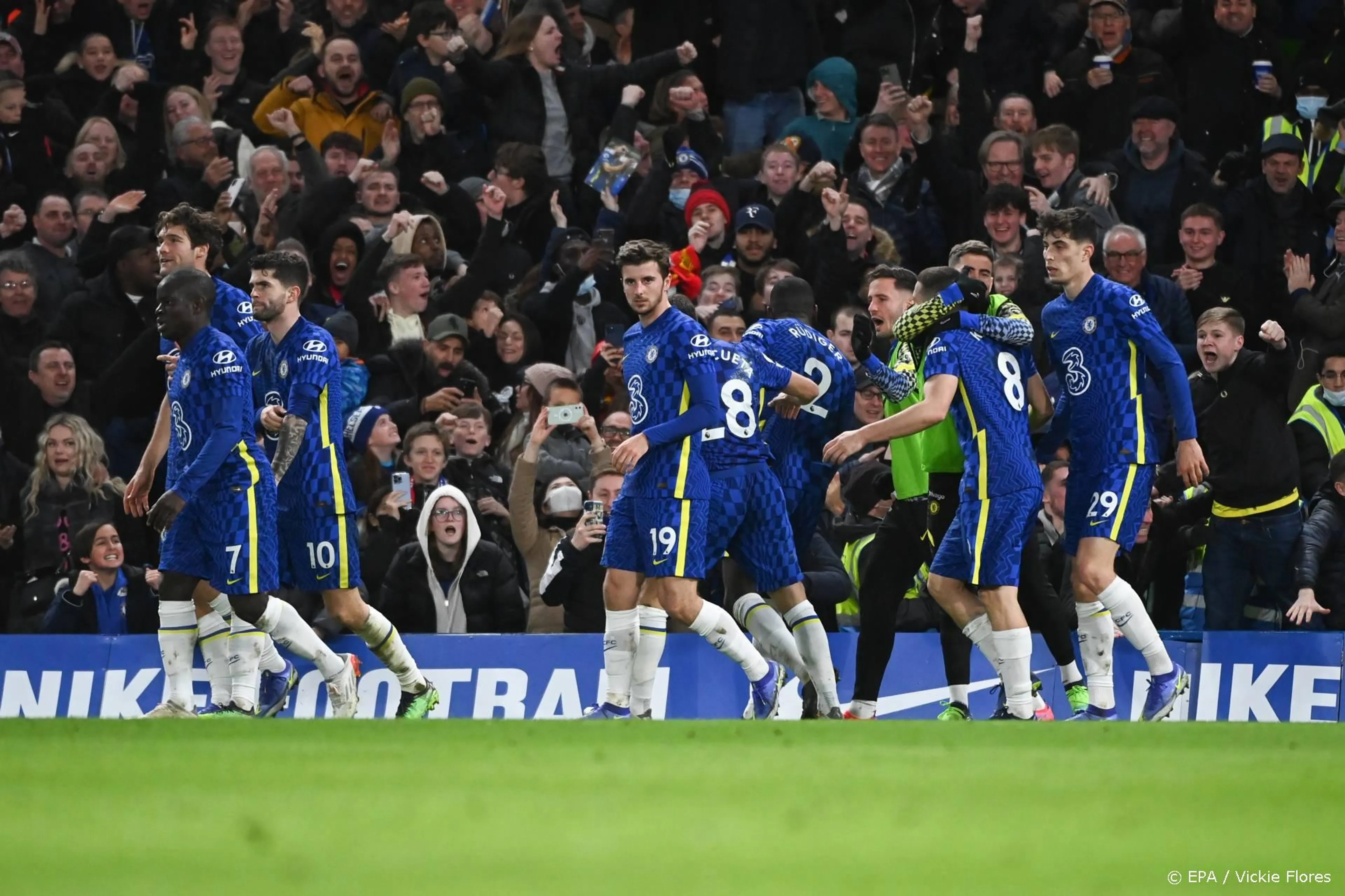 Chelsea en Liverpool in evenwicht, koploper ManCity profiteert