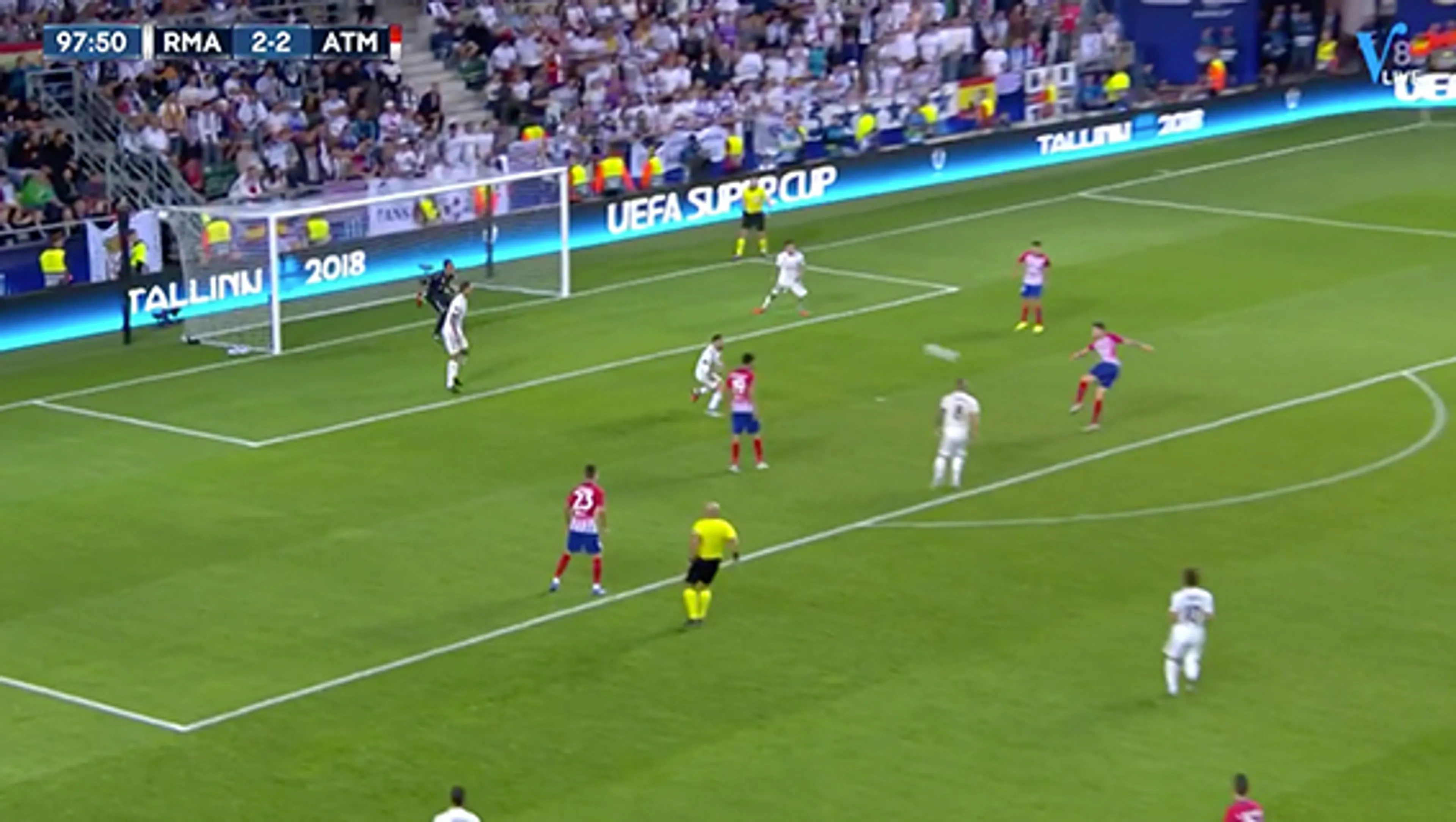 Ñíguez jankt hem HEERLIJK de bovenhoek in: 2-3!