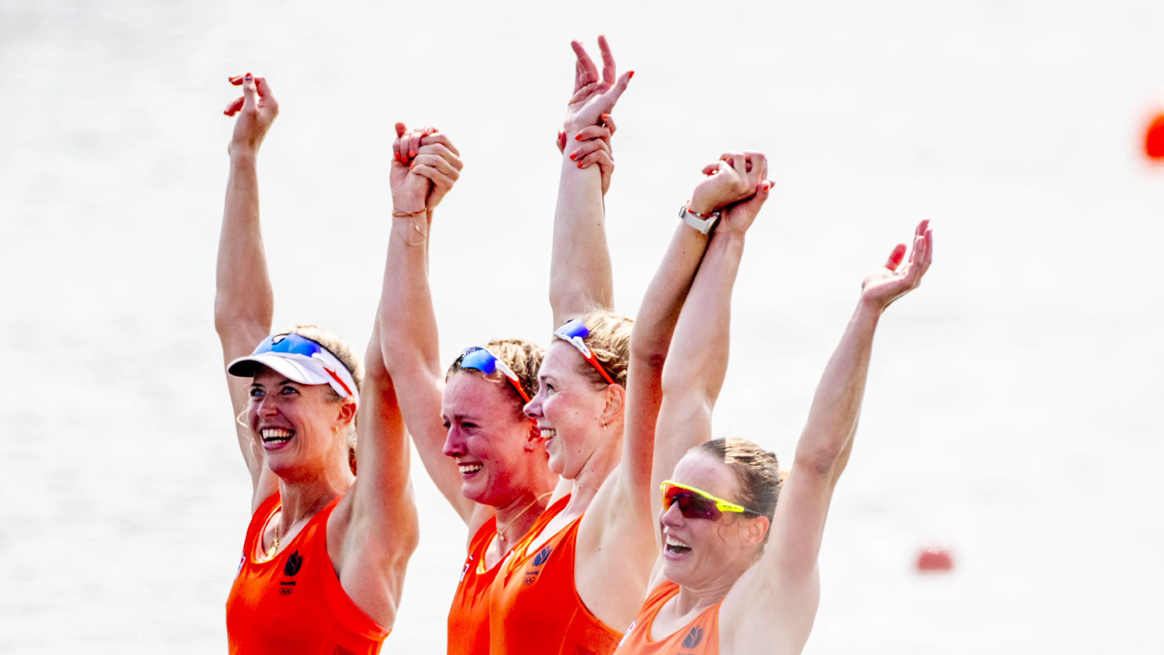 Opnieuw goud voor Nederland: vrouwen vier zonder winnen zenuwslopende race!