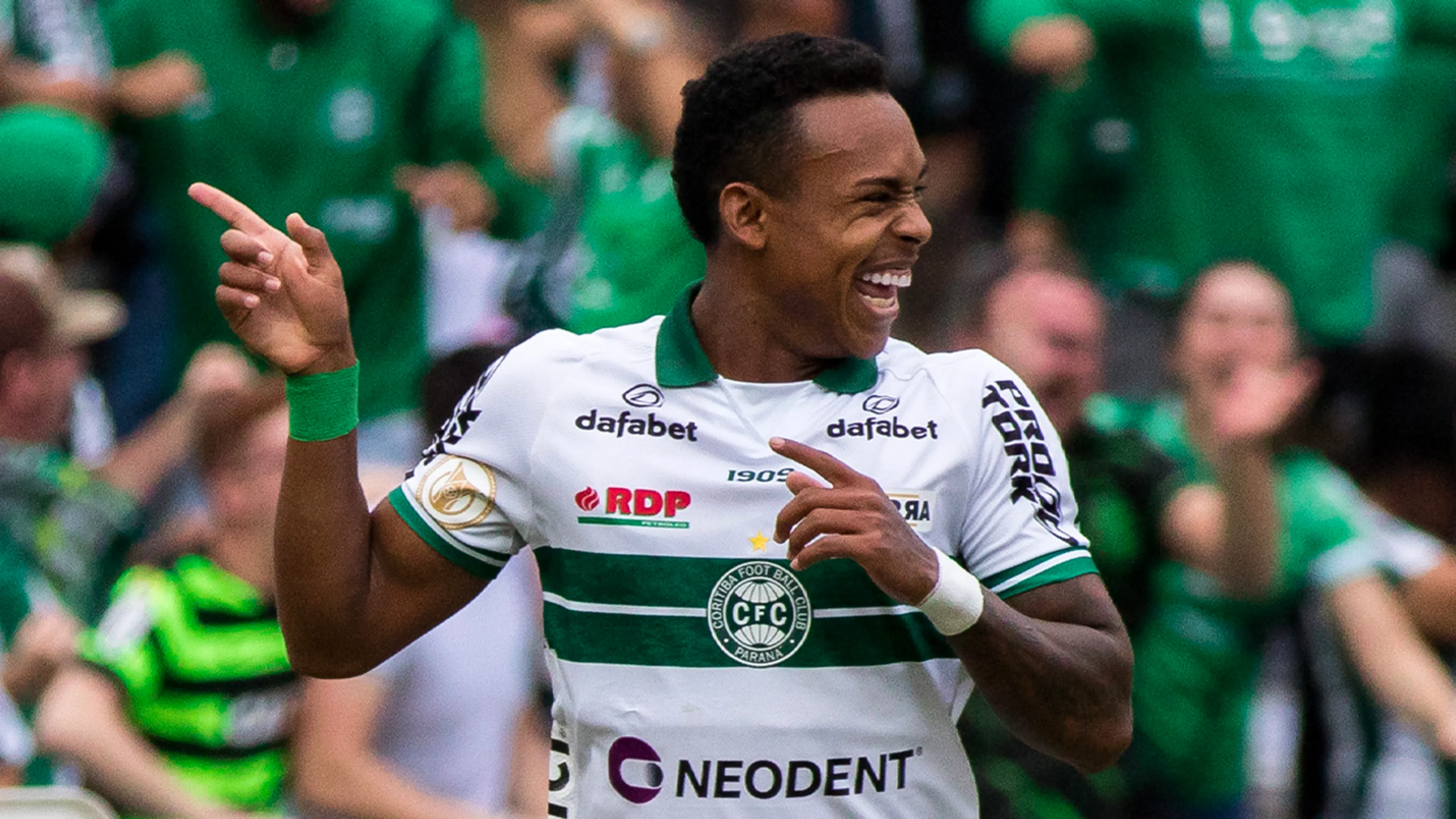 Officieel: Feyenoord legt Braziliaanse aanvaller Paixão voor vijf jaar vast