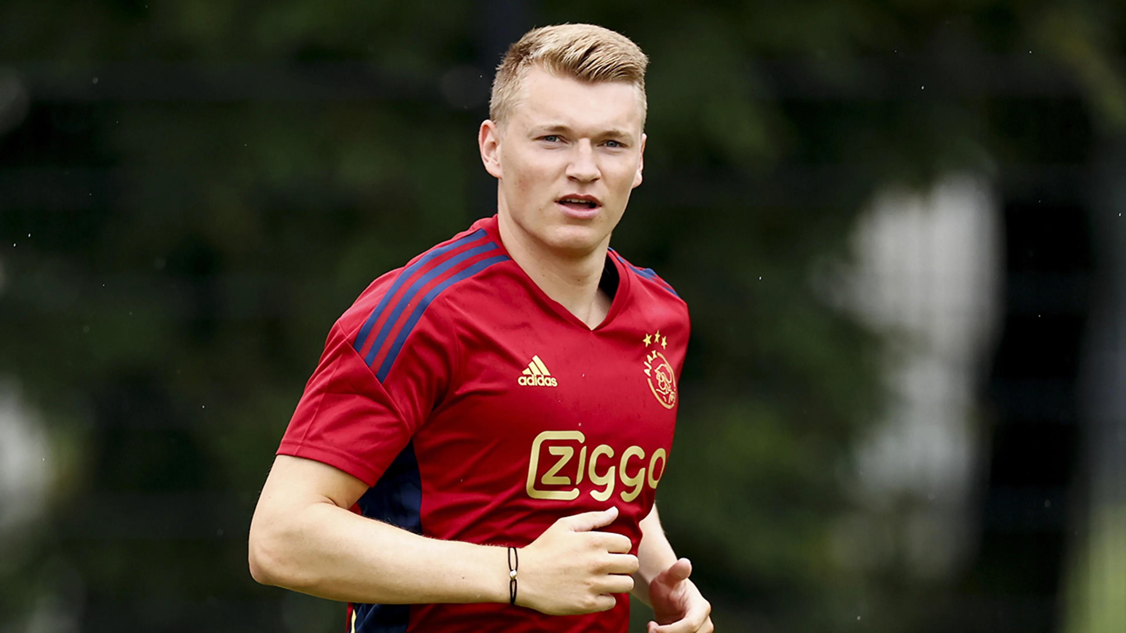 Schuurs zet Ajax-supporter te kijk met sympathieke reactie op haatcomment