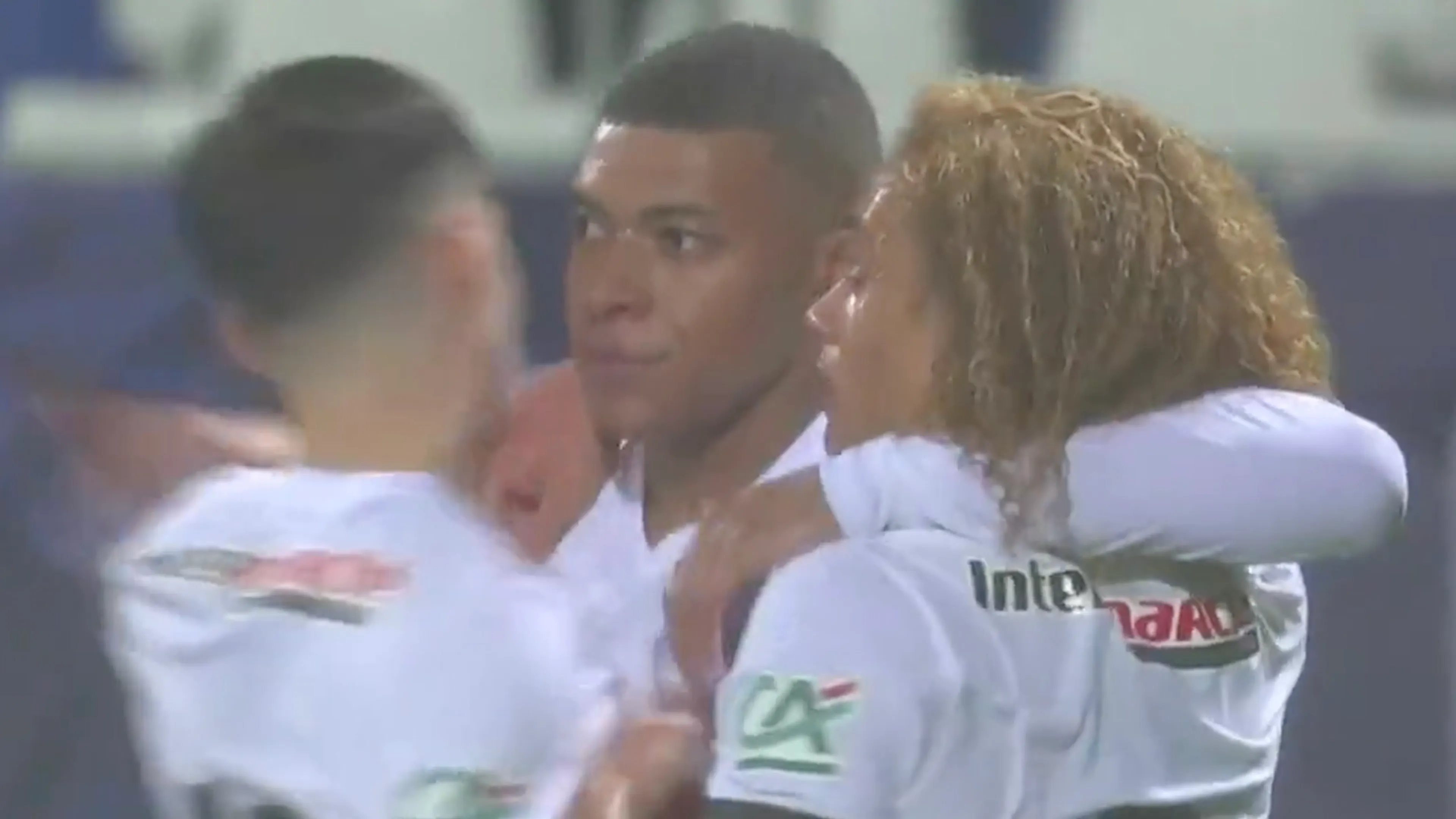 Kylian Mbappé met een heerlijke goal na assist van Xavi Simons