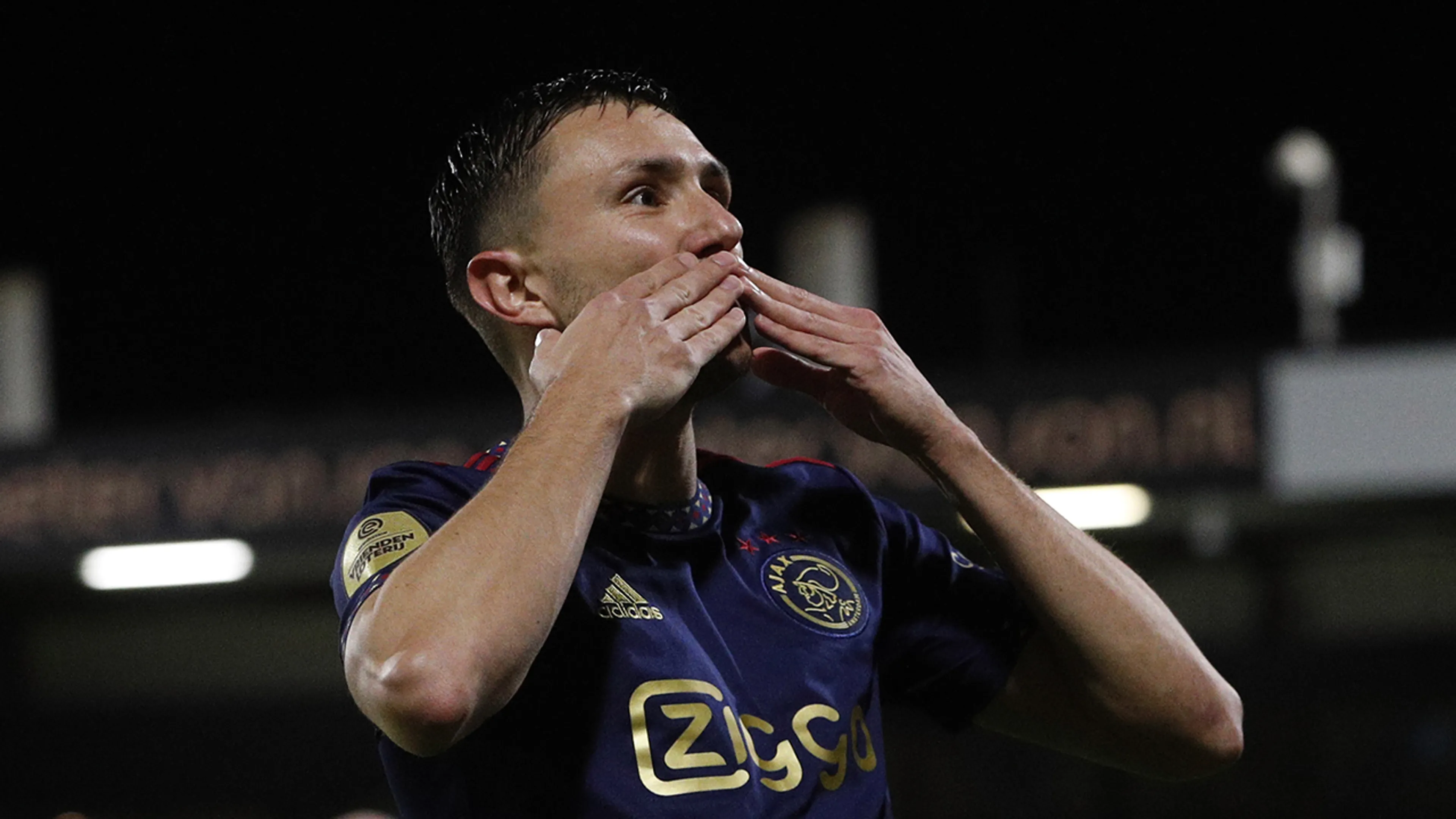 Brobbey en Berghuis bezorgen Ajax zorgeloze generale voor Liverpool