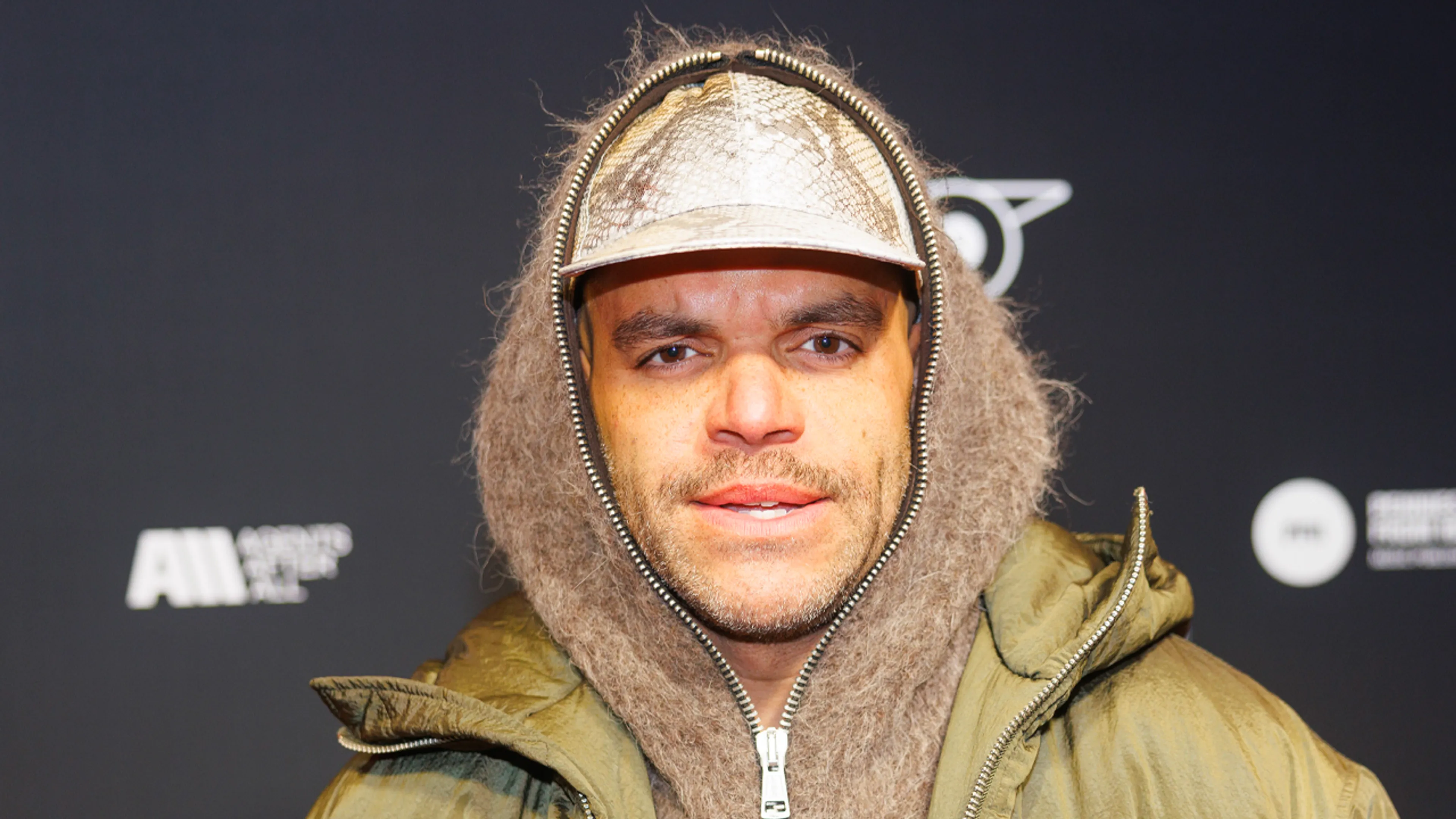 Rapper Sef wil dat Sophie Straat met rust wordt gelaten: 'Lieve racisten...'
