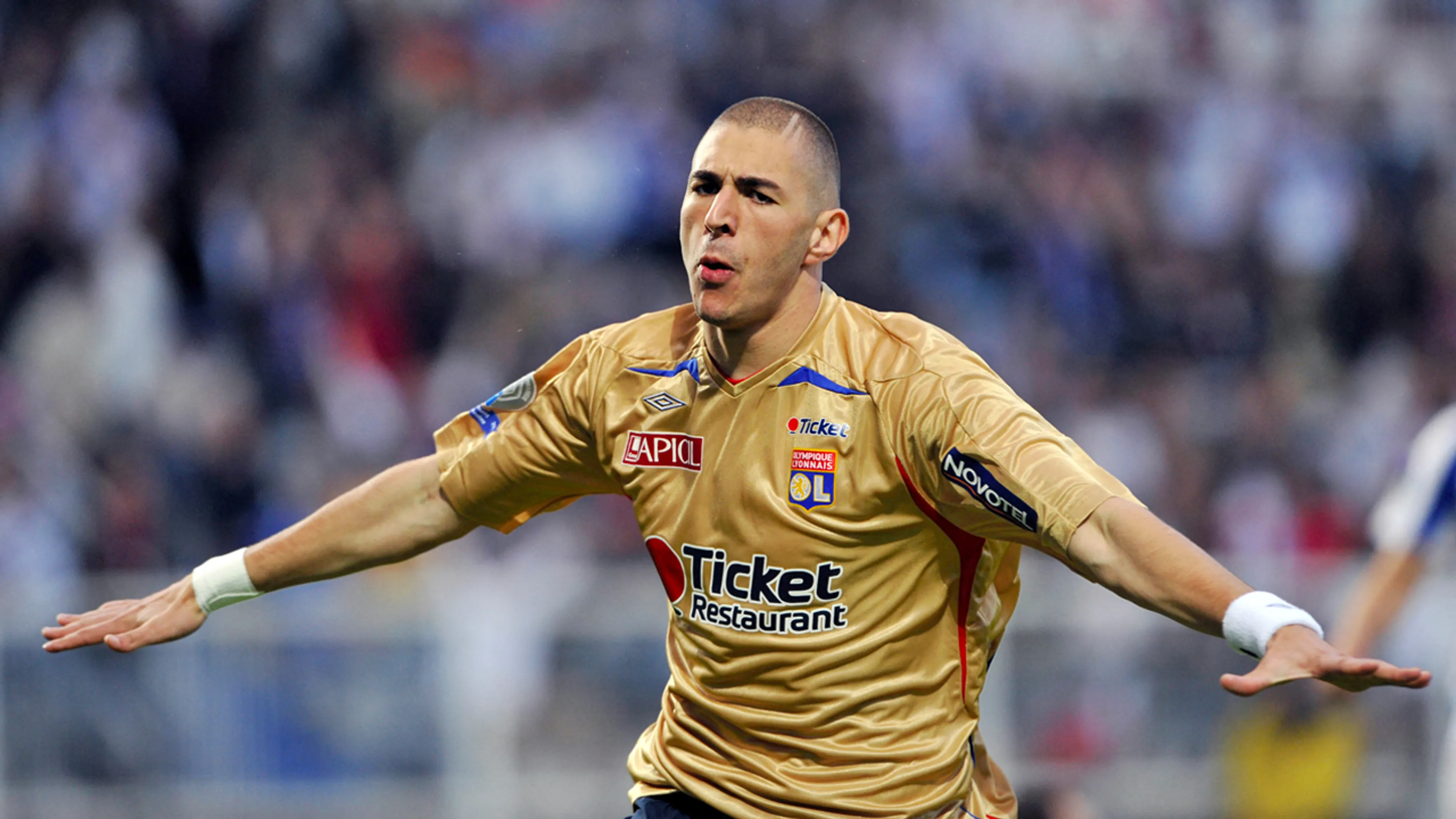 ‘Benzema staat voor spectaculaire terugkeer bij Olympique Lyon’