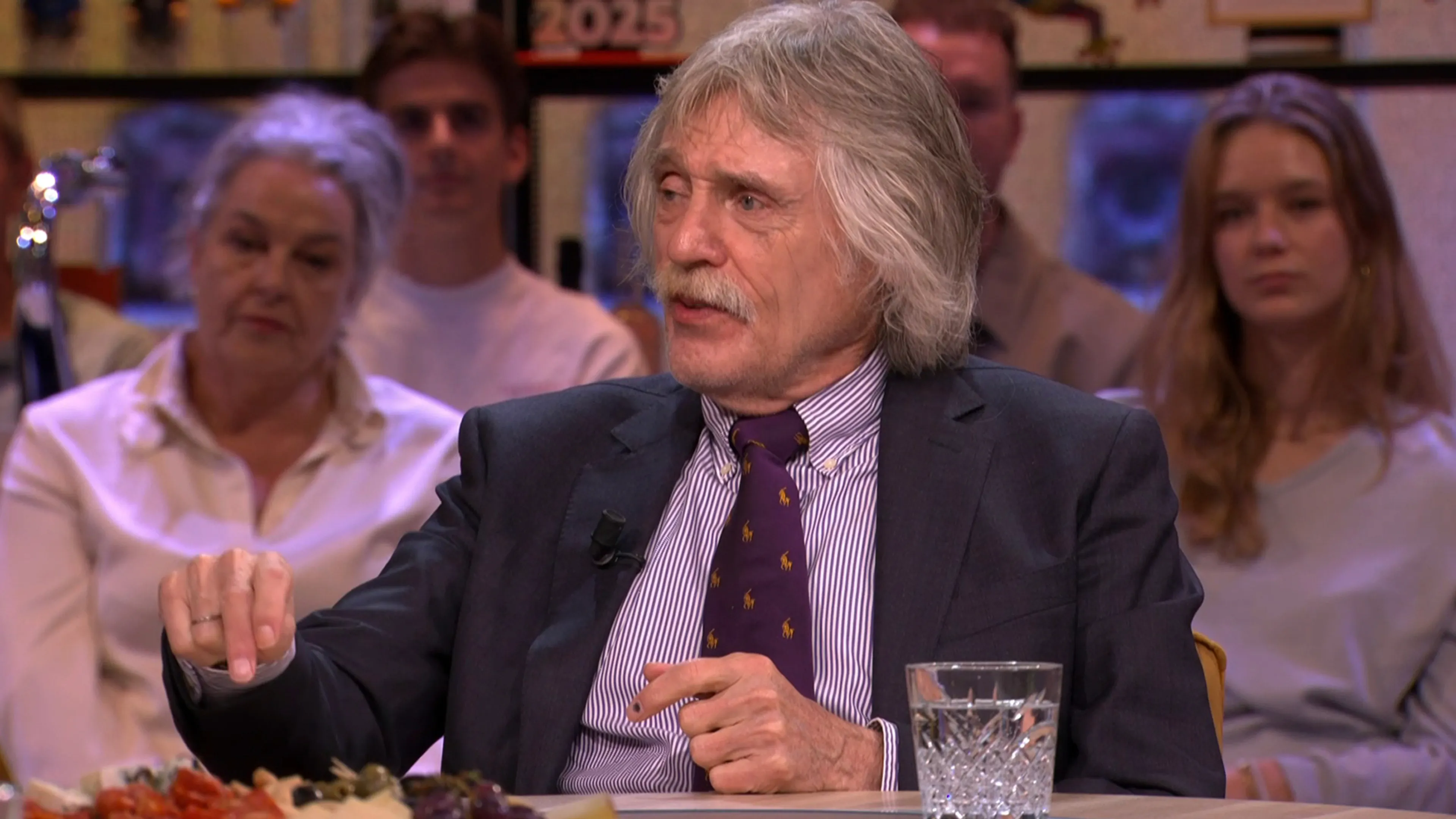Johan Derksen werd pisnijdig op zijn dochter: 'Ik hoorde haar dat zeggen'