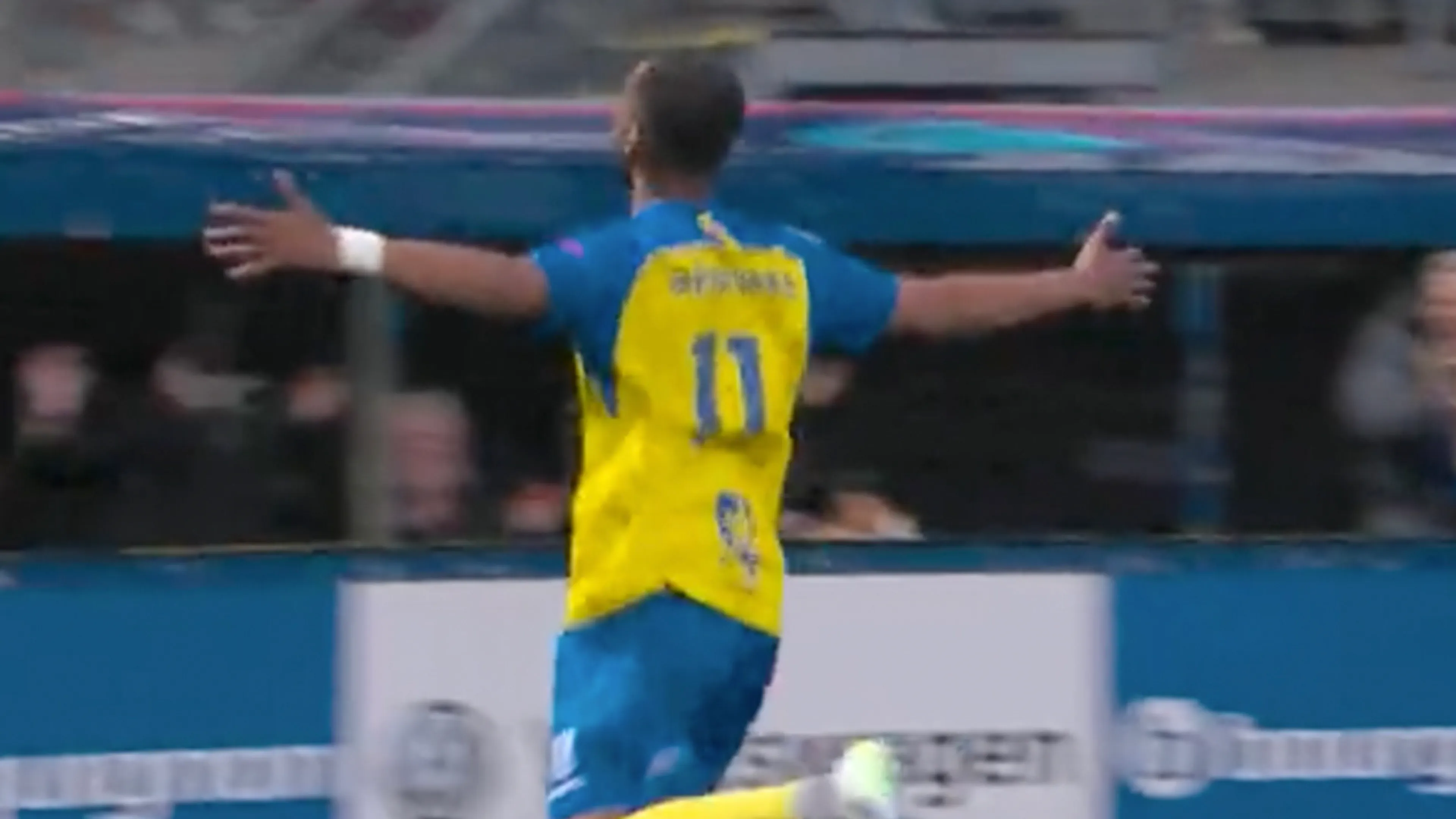 VIDEOGOAL: PSV op achterstand door hak-goal Cambuur