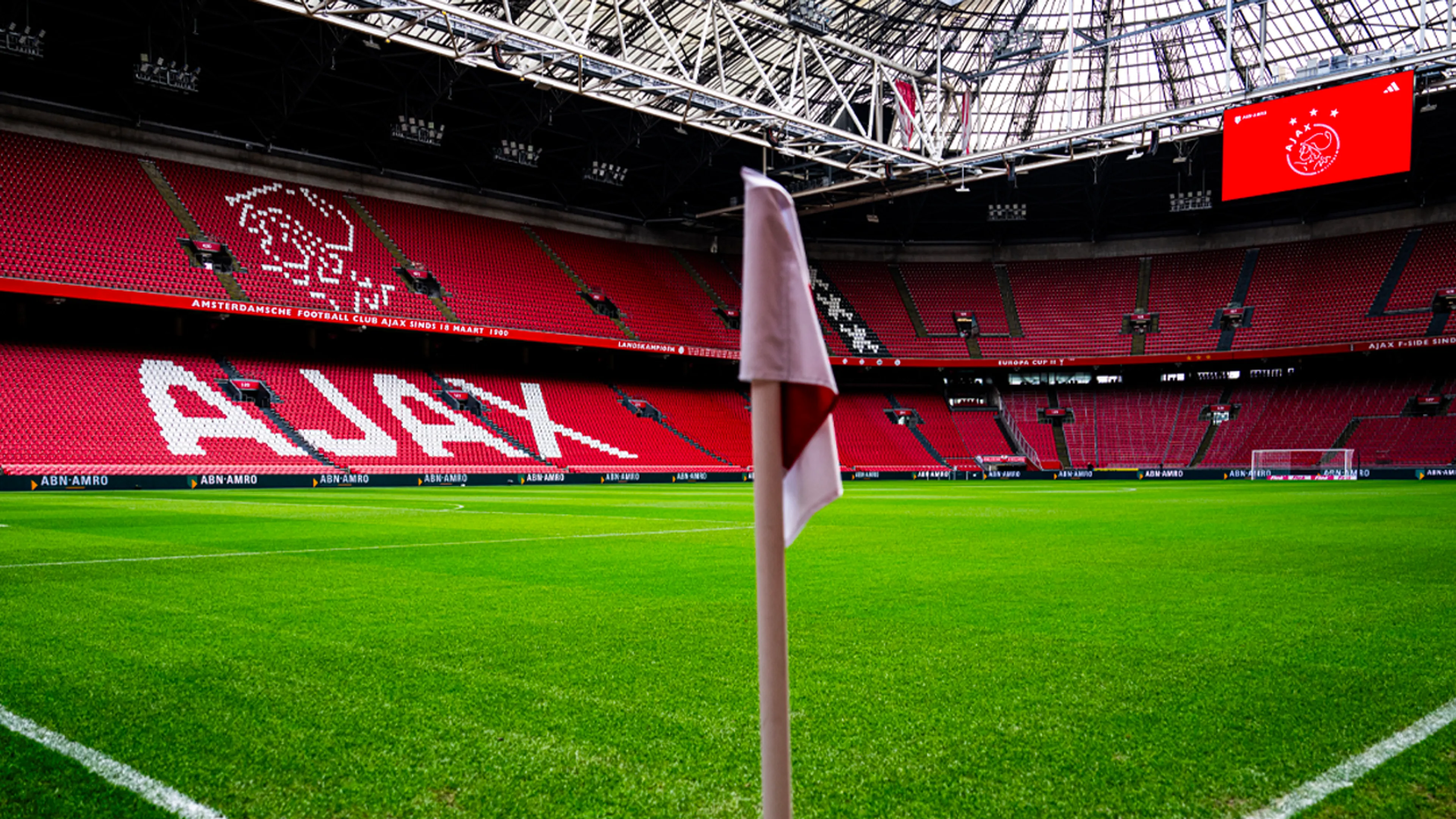 Ajax in mail aan getroffen klanten: persoonsgegevens buitgemaakt bij datalek logistieke partner