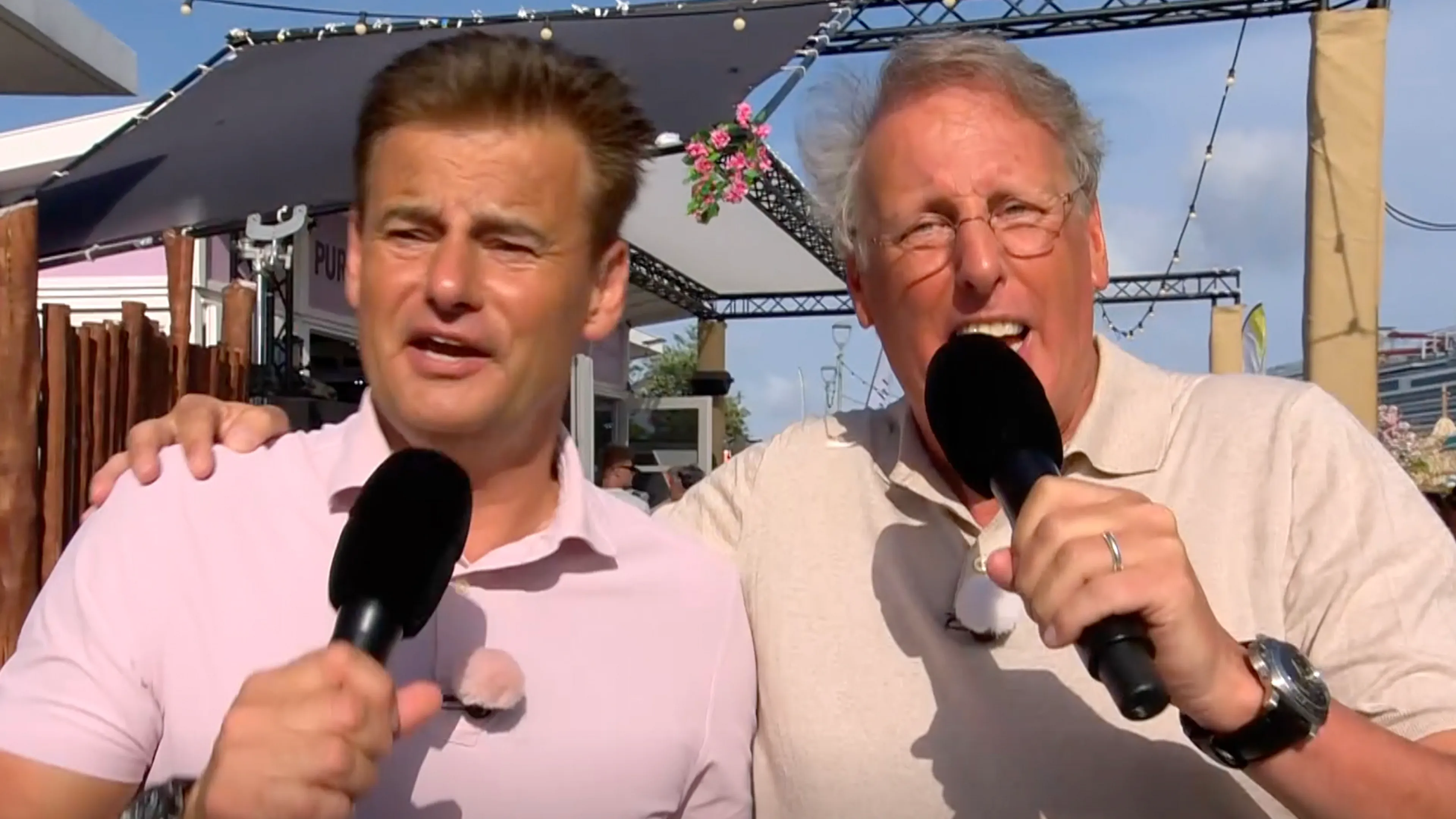 Chris Woerts en Wilfred Genee doen karaokesessie dunnetjes over In de Wandelgangen!